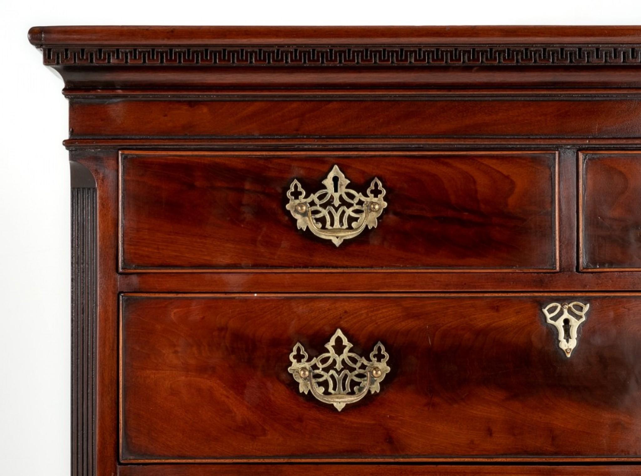 Georgian Chest on Chest Period Mahogany For Sale 7