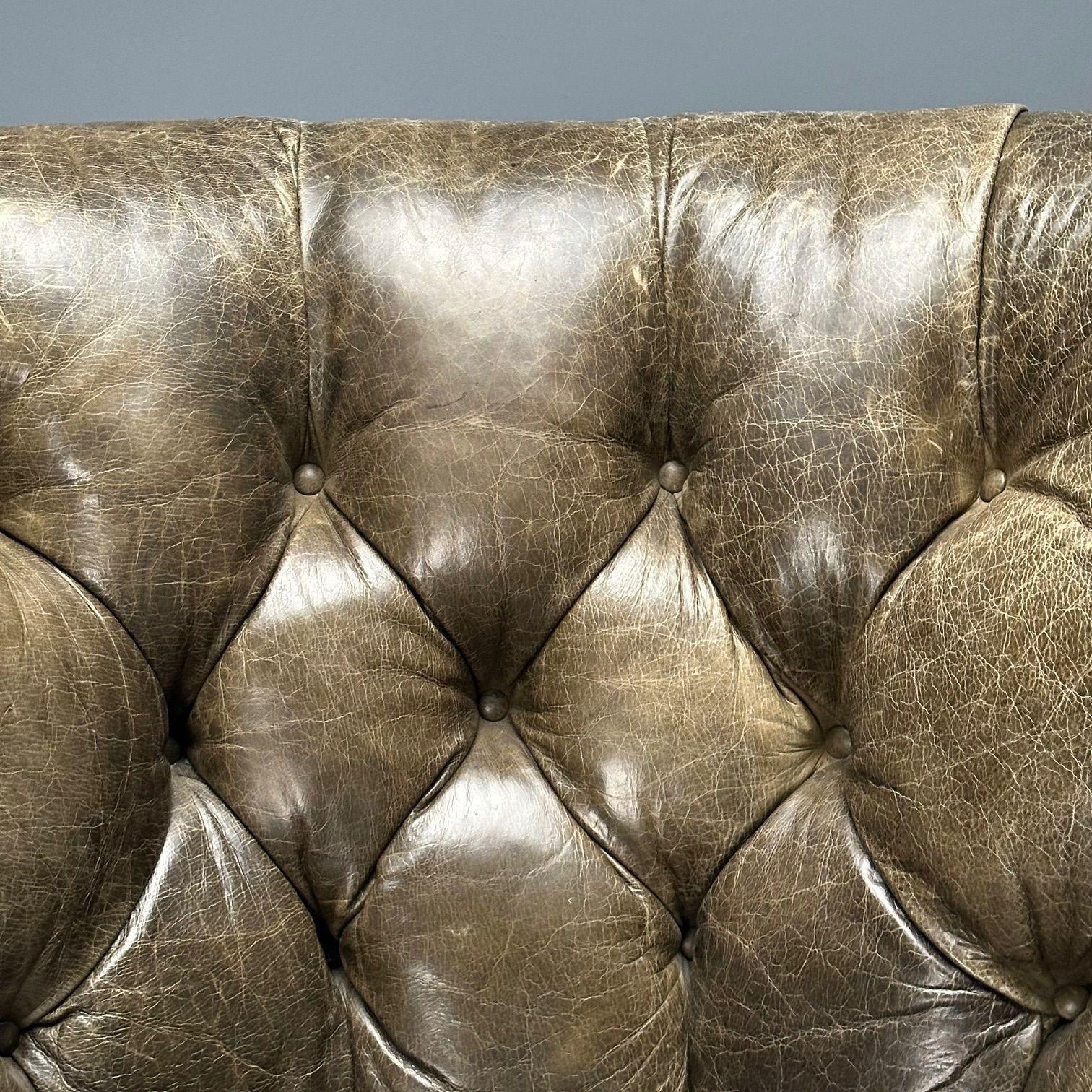 Chaise longue surdimensionnée géorgienne, Chesterfield, cuir vert touffeté en vente 1