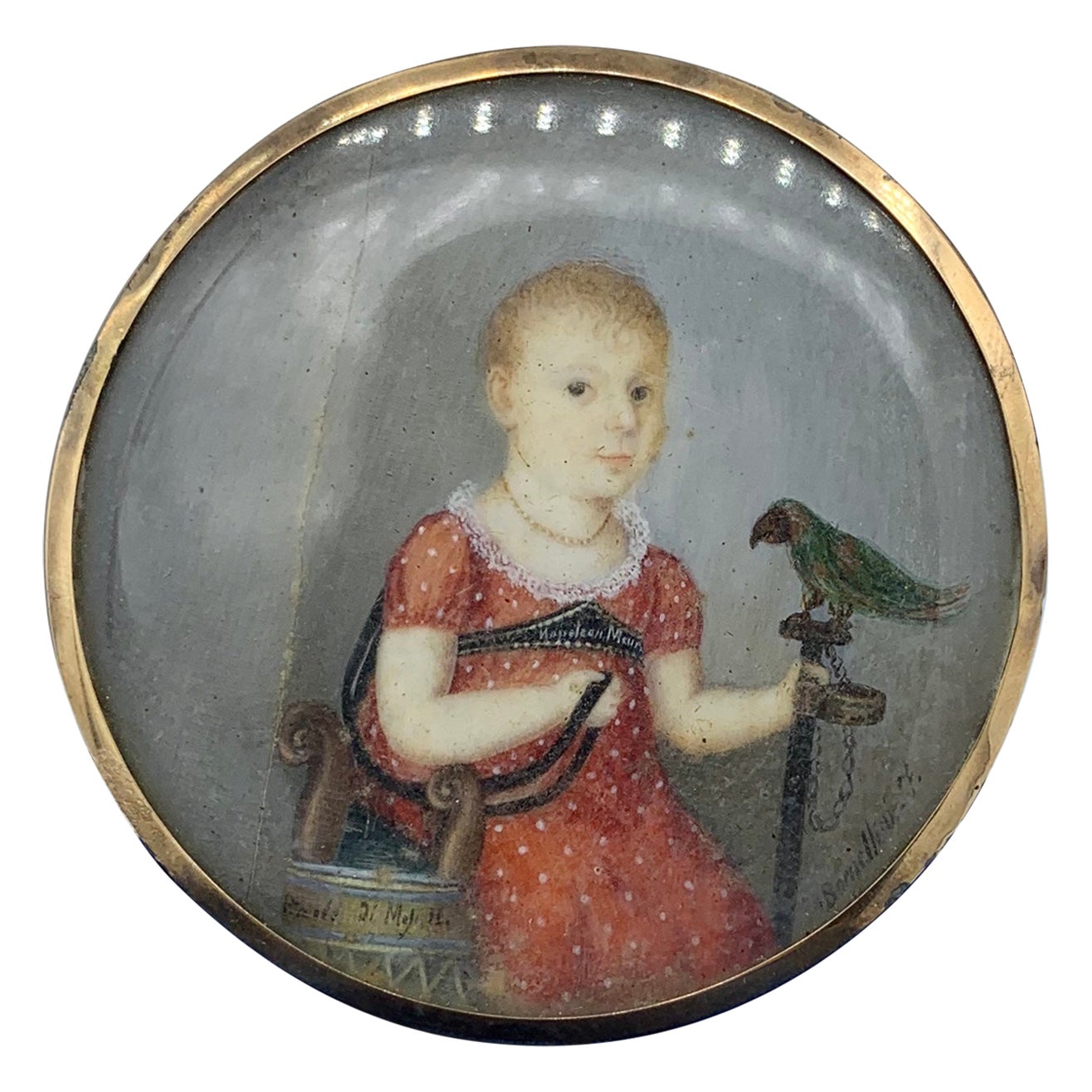 Pendentif miniature d'enfant géorgien en or 14 carats peint à la main avec portrait d'oiseau perroquet