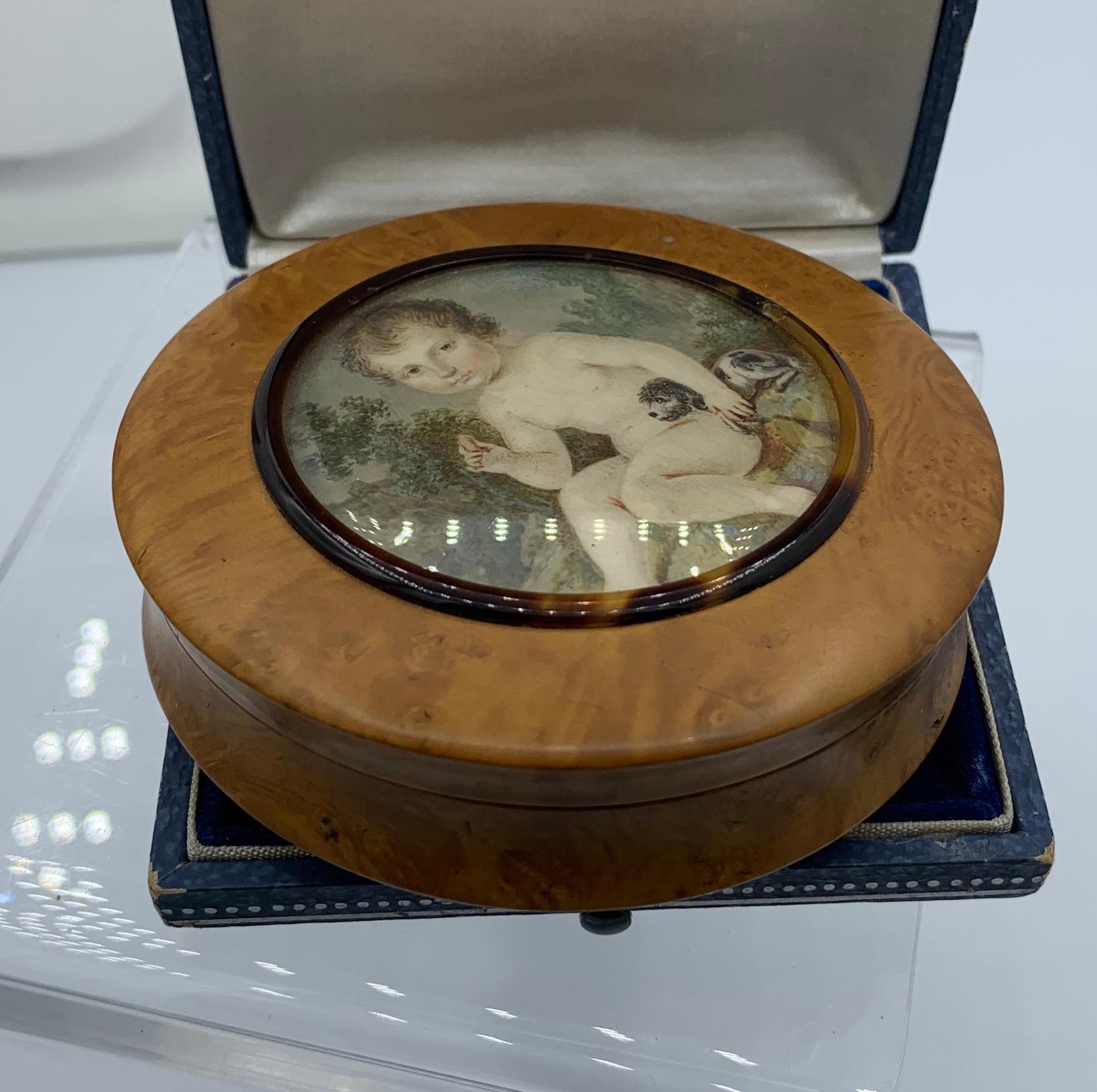 Georgianische, handbemalte, antike, georgianische Puppy-Hund-Porträt-Miniatur-Box im Zustand „Gut“ im Angebot in New York, NY