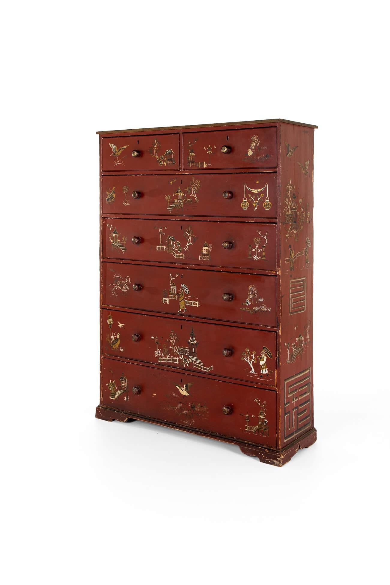 A Georgian tall chest in pine with two short over five long drawers raised on bracket feet.

Delightful Oxblood-coloured paint with later chinoiserie detailing.

English, circa 1800.

H: 151.50 CM  H: 59.6 INCHES

W: 104 CM  W: 40.9 INCHES

D: 36.5