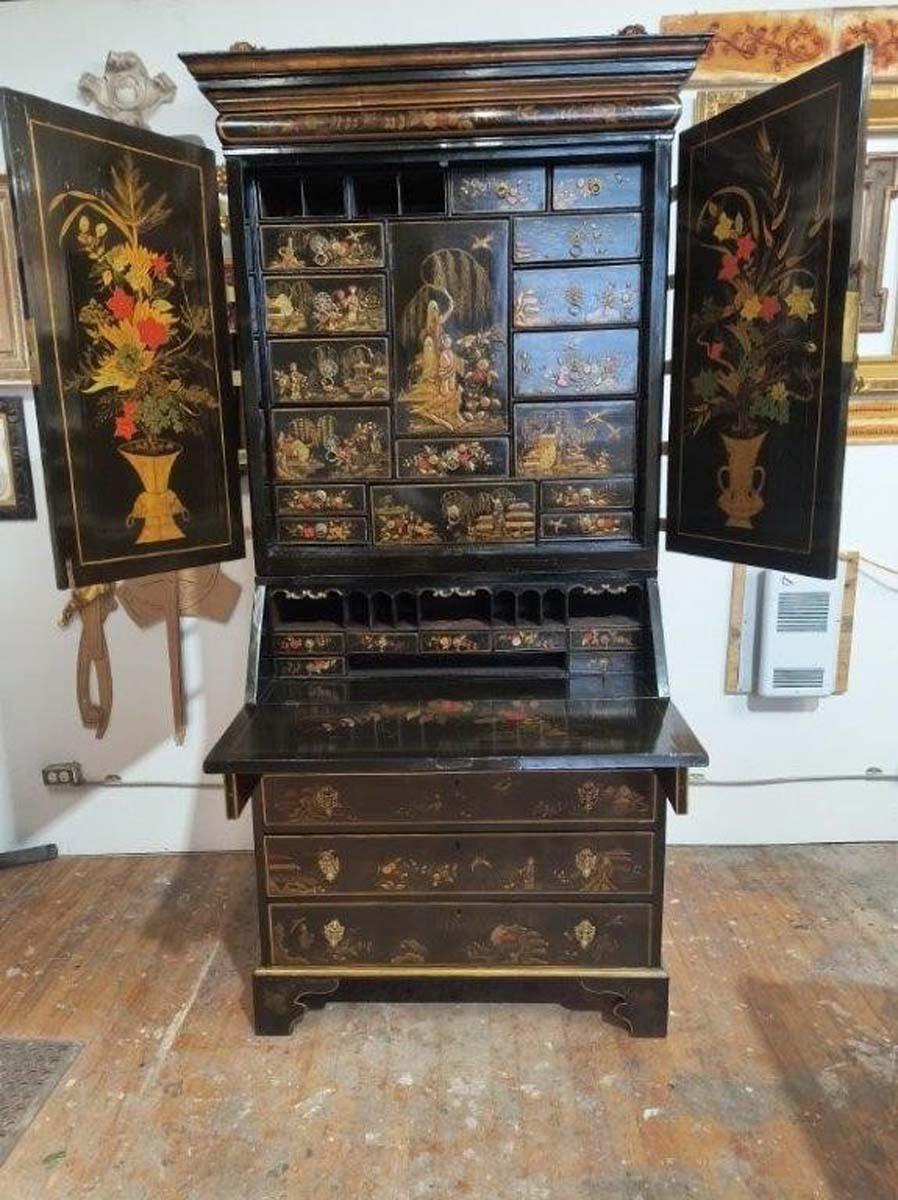 Georgian Chinoiserie Secretary In Good Condition In Montreal, QC