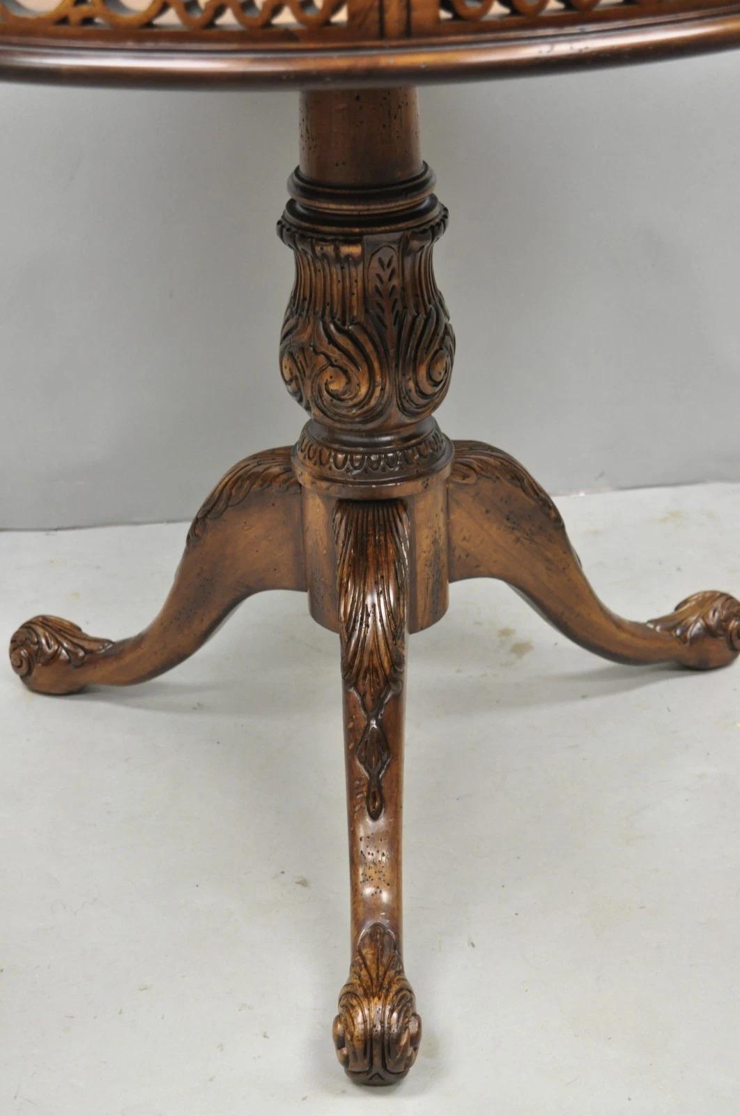 Georgian Chippendale Fretwork Gallery Round Mahogany Occasional Side Table For Sale 1