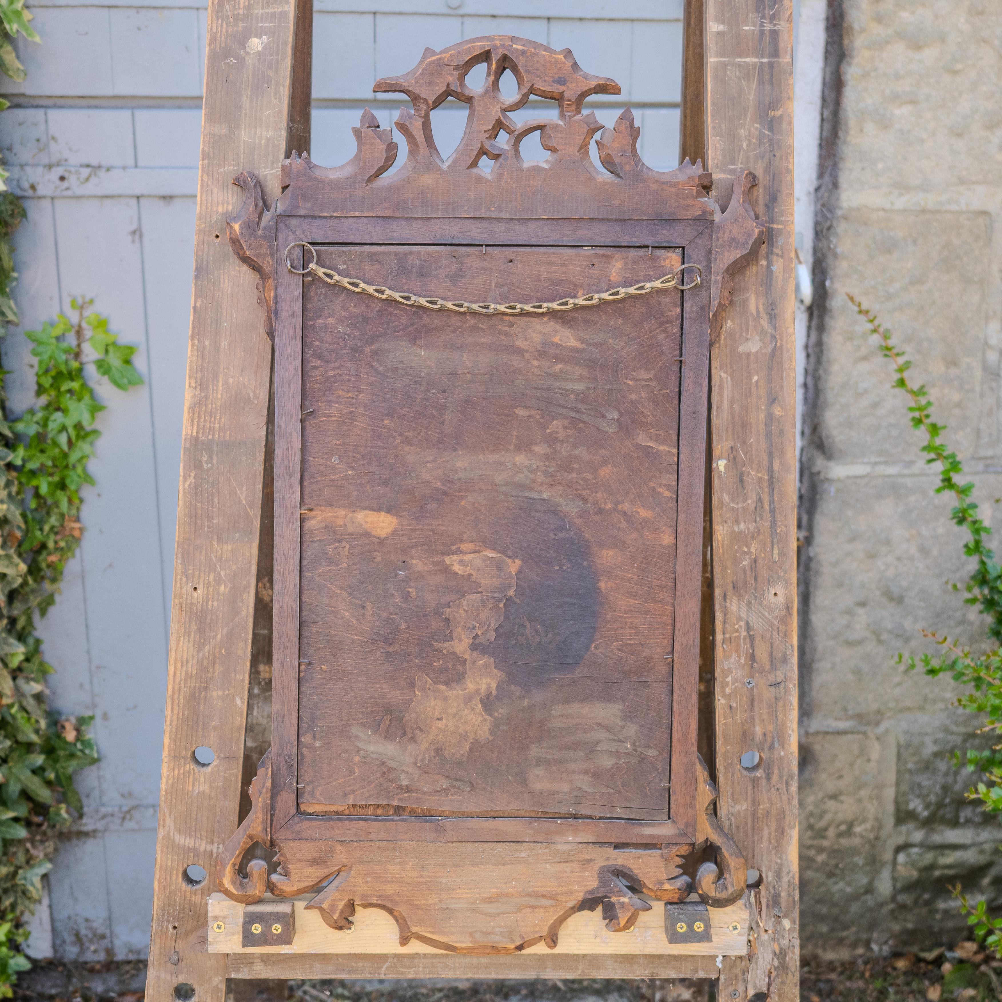 Piccolo specchio da parete georgiano Chippendale in legno di noce dorato con traforo a uccello Hoho in vendita 5