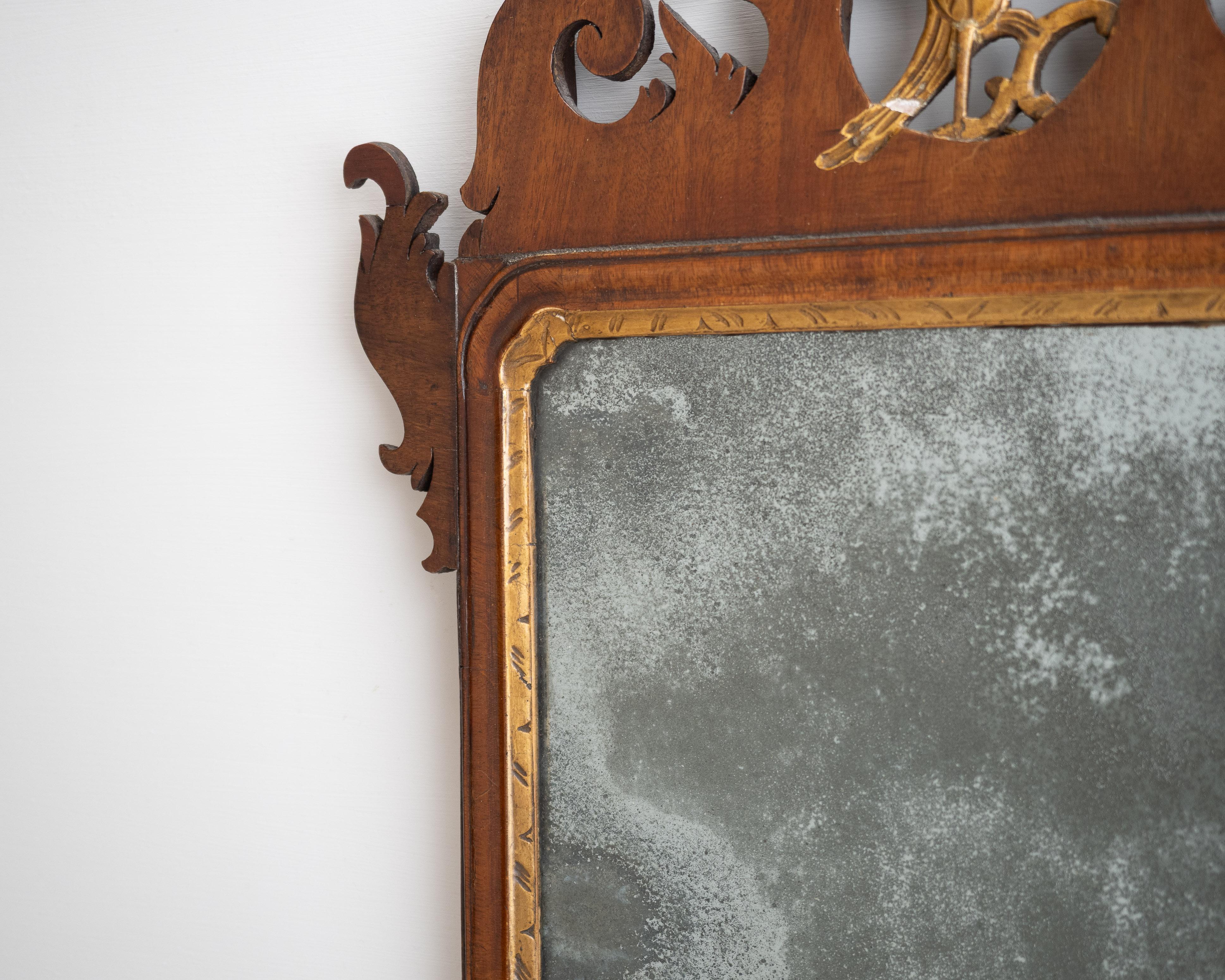 Specchio da parete Chippendale georgiano in mogano con traforo e uccello Ho-Ho dorato, 1760 ca. in vendita 2