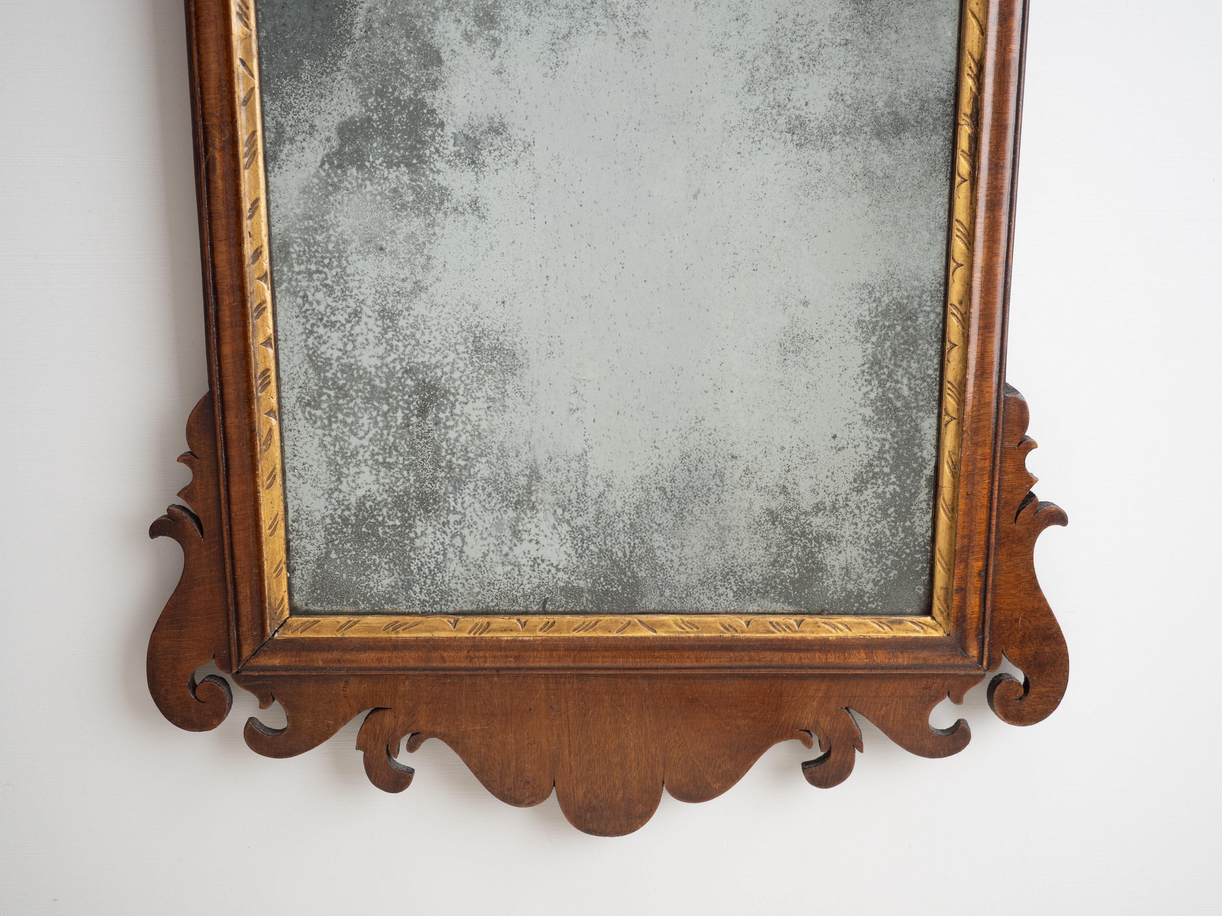 Dorato Specchio da parete Chippendale georgiano in mogano con traforo e uccello Ho-Ho dorato, 1760 ca. in vendita