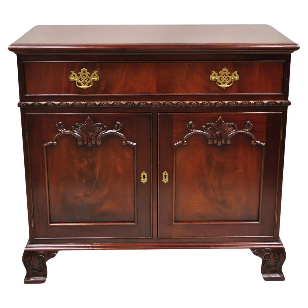 Armario Servidor Buffet de Caoba Tallada Estilo Chippendale Georgiano de un Cajón