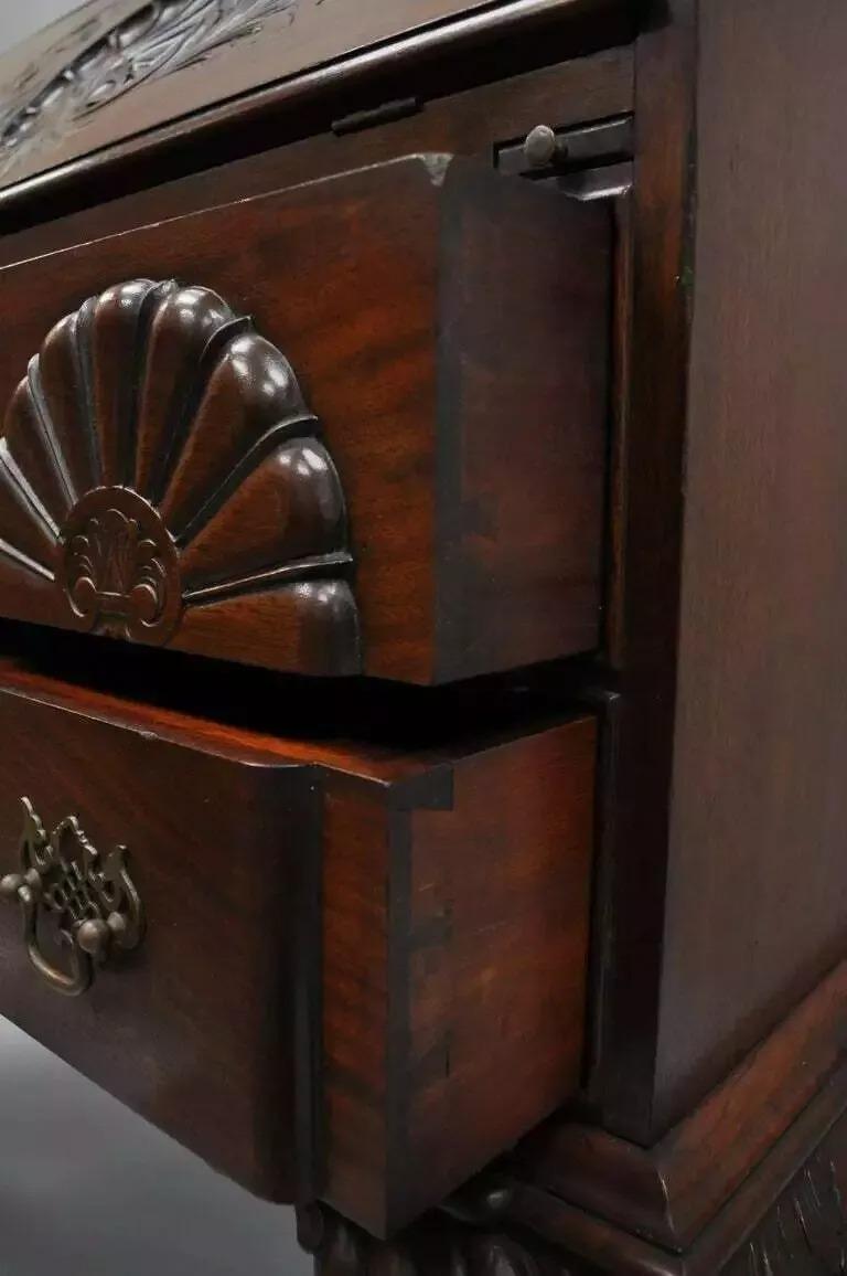 Georgian Chippendale Style Mahogany Block Front Shell Carved Secretary Desk In Good Condition For Sale In Philadelphia, PA