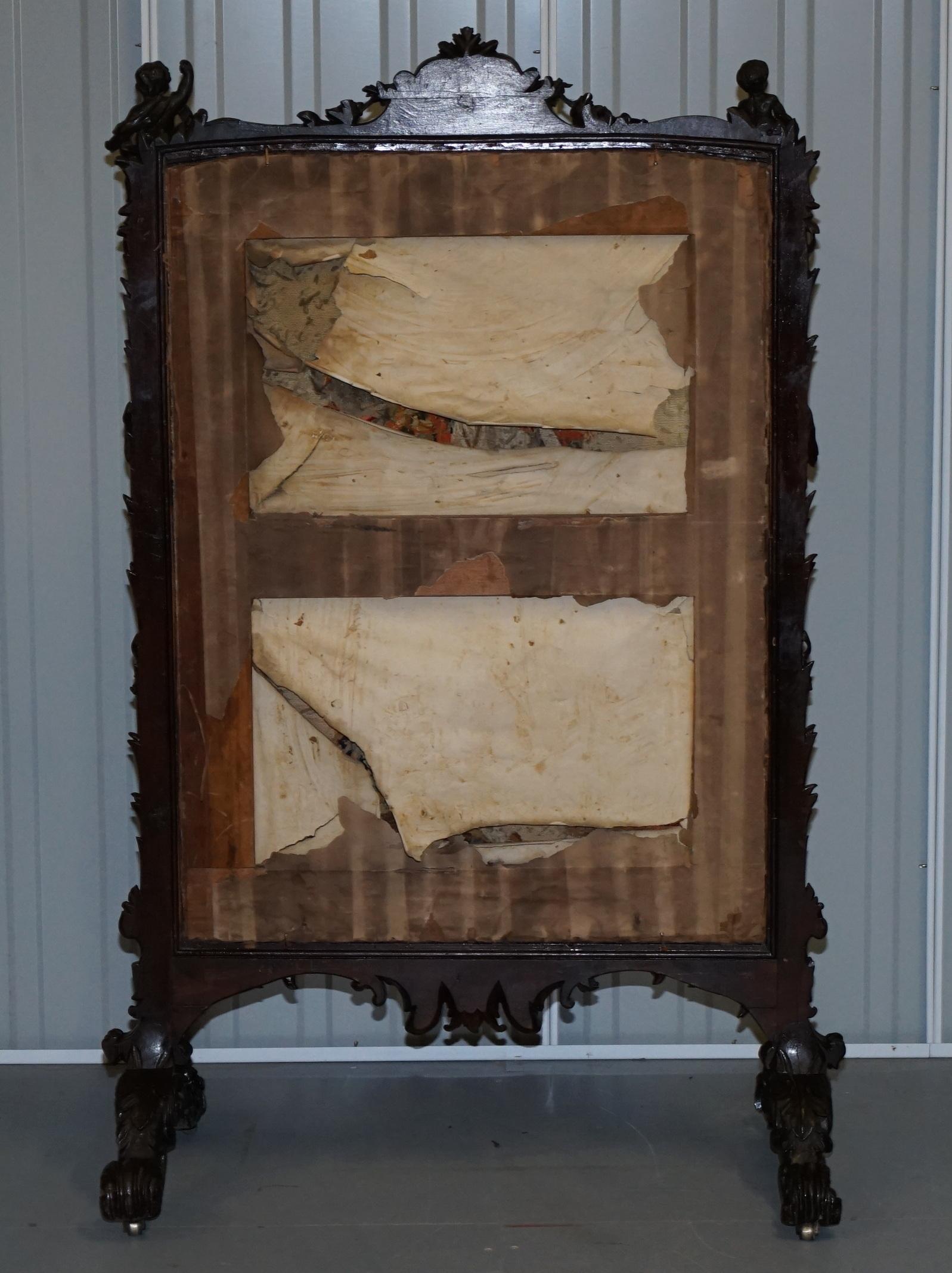 Georgian circa 1800 Carved Wood Fireplace Screen Original Tapestry Cherubs Putti For Sale 11