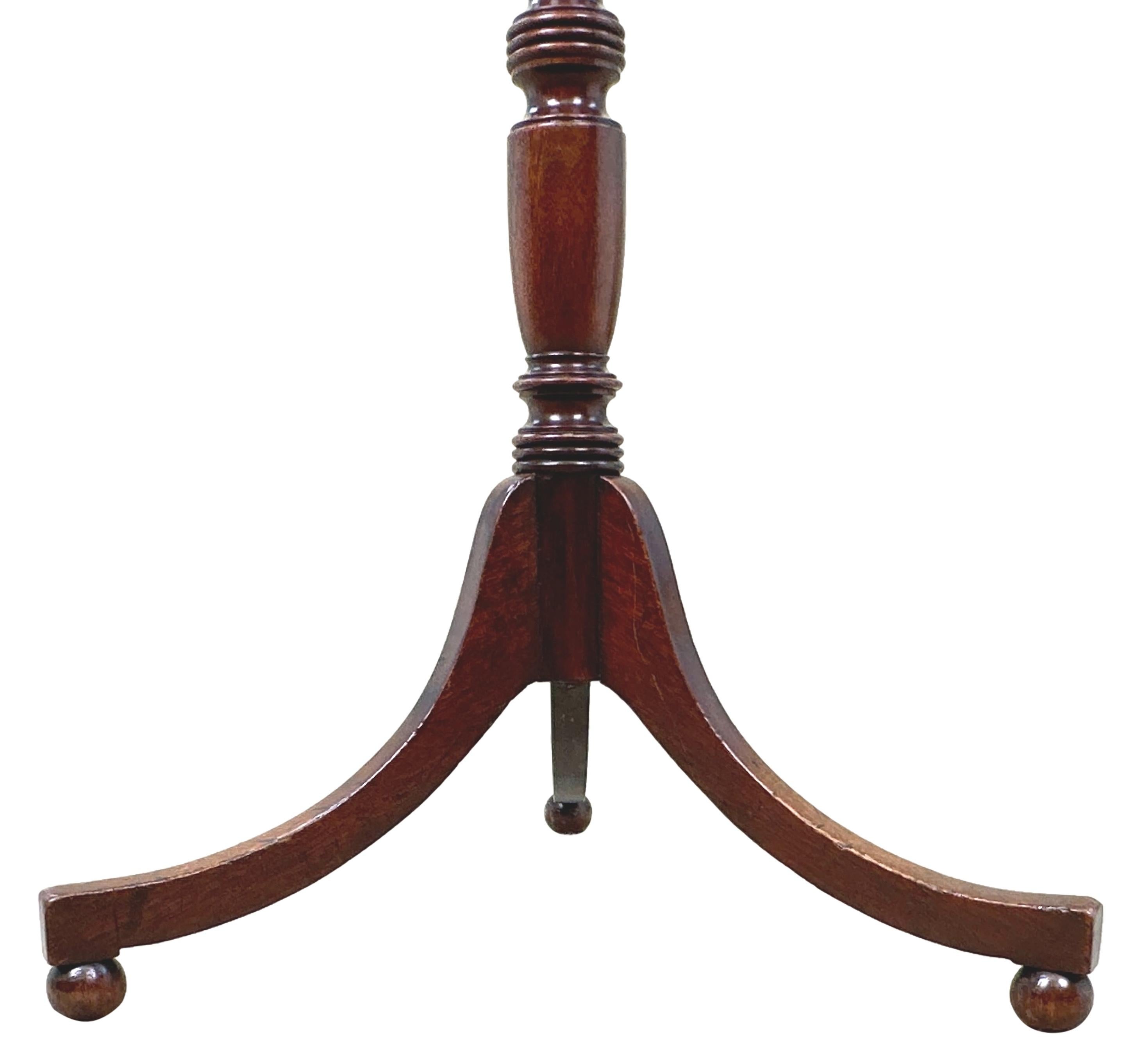 18th Century Georgian Circular Mahogany Wine Table For Sale