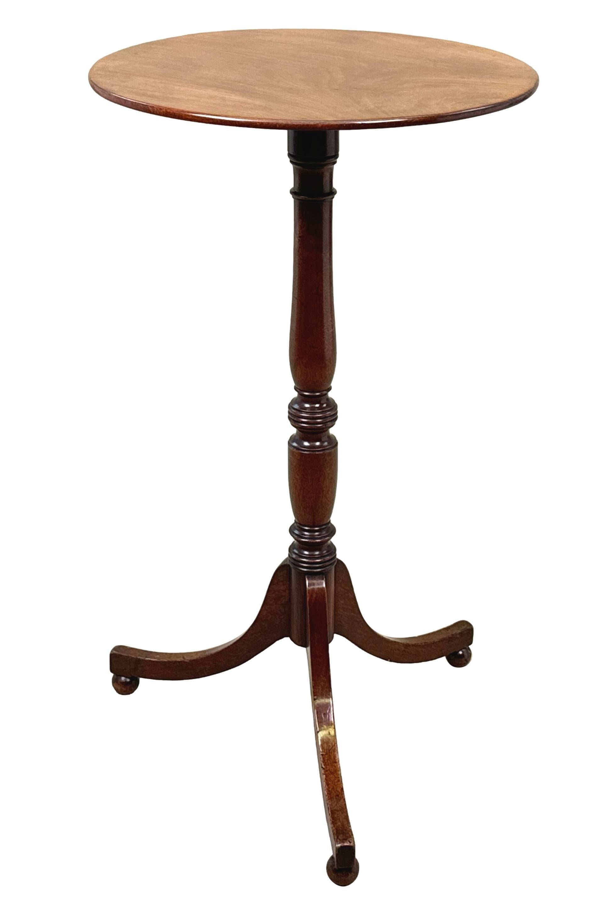 Georgian Circular Mahogany Wine Table For Sale 2
