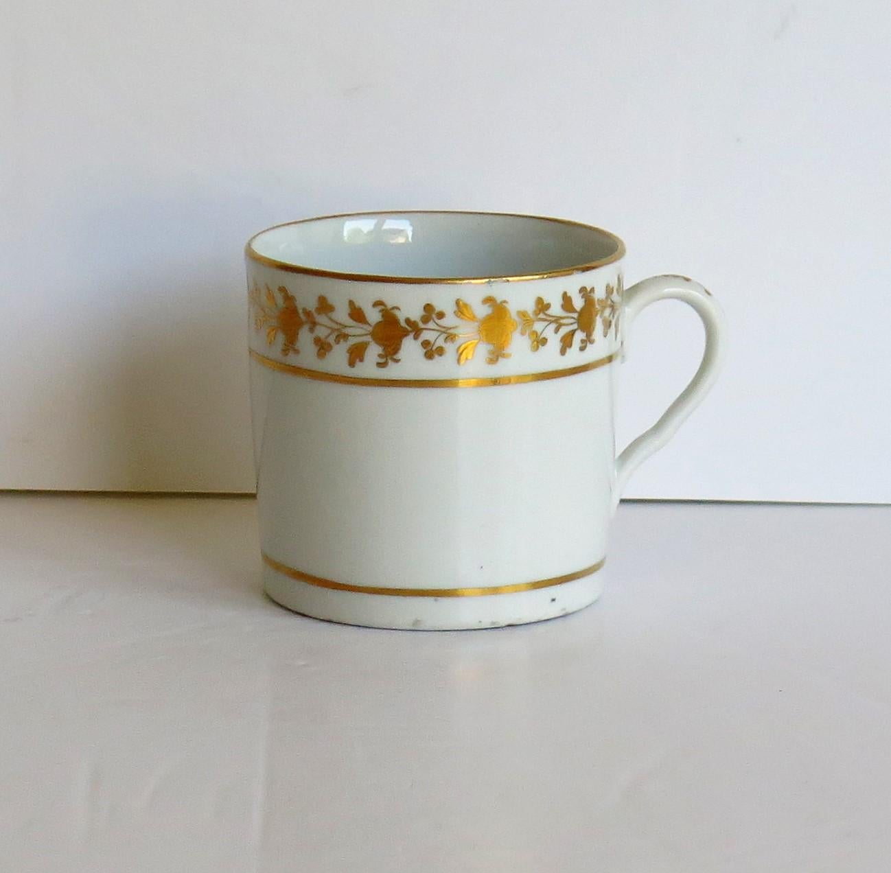Boîte à café géorgienne en porcelaine de Coalport Porcelain, motif doré à la main, anglais circa 1807 en vente 2