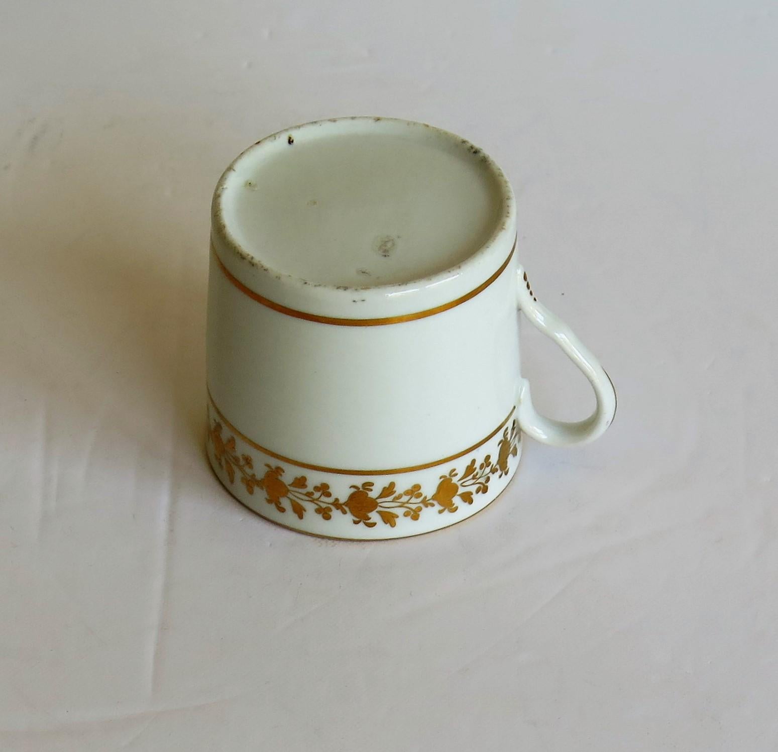 Boîte à café géorgienne en porcelaine de Coalport Porcelain, motif doré à la main, anglais circa 1807 en vente 6
