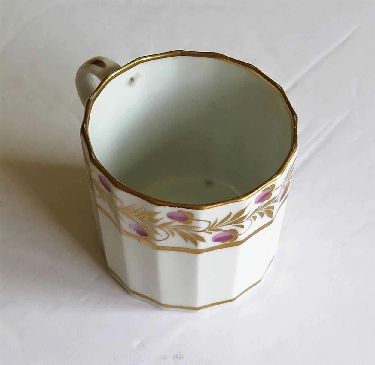 Georgian Coalport Porcelain Trio Hand Painted and Gilded, circa 1790-1800 For Sale 9