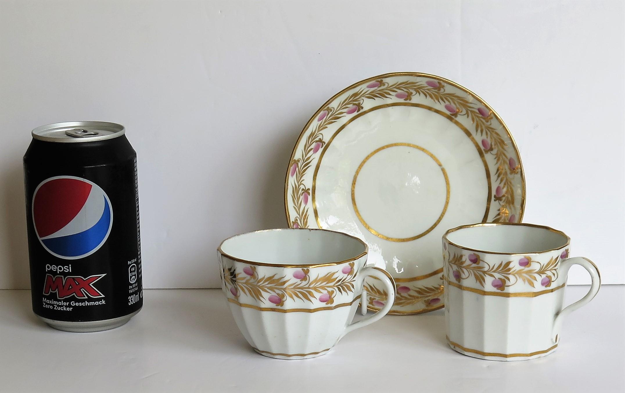 Georgian Coalport Porcelain Trio Hand Painted and Gilded, circa 1790-1800 For Sale 11