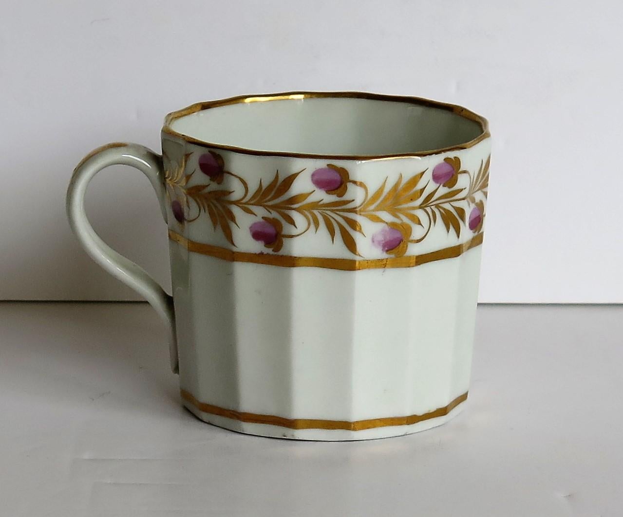 Georgian Coalport Porcelain Trio Hand Painted and Gilded, circa 1790-1800 For Sale 2