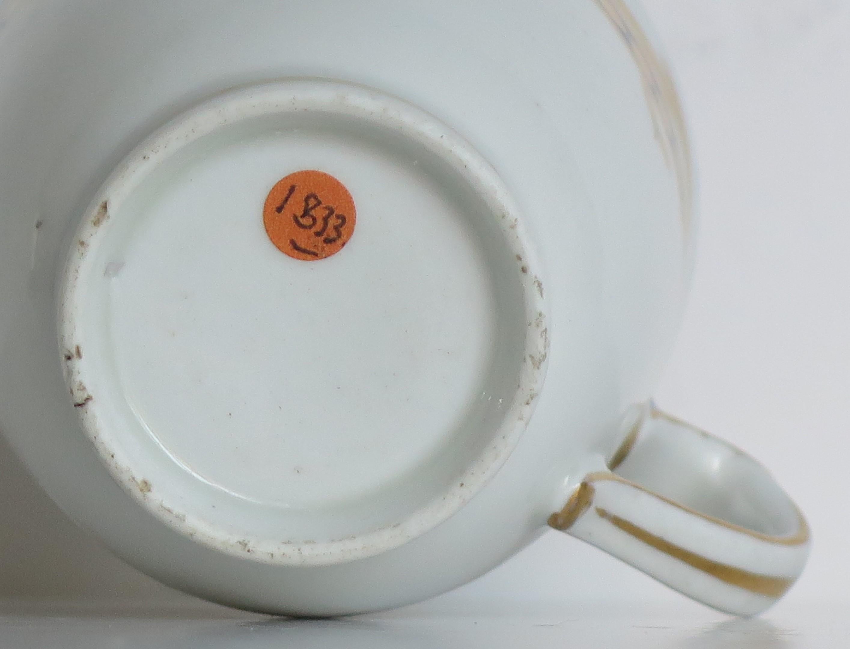 Tasse à café géorgienne en porcelaine à motif bleu et doré, Staffordshire, datant d'environ 1808 en vente 2