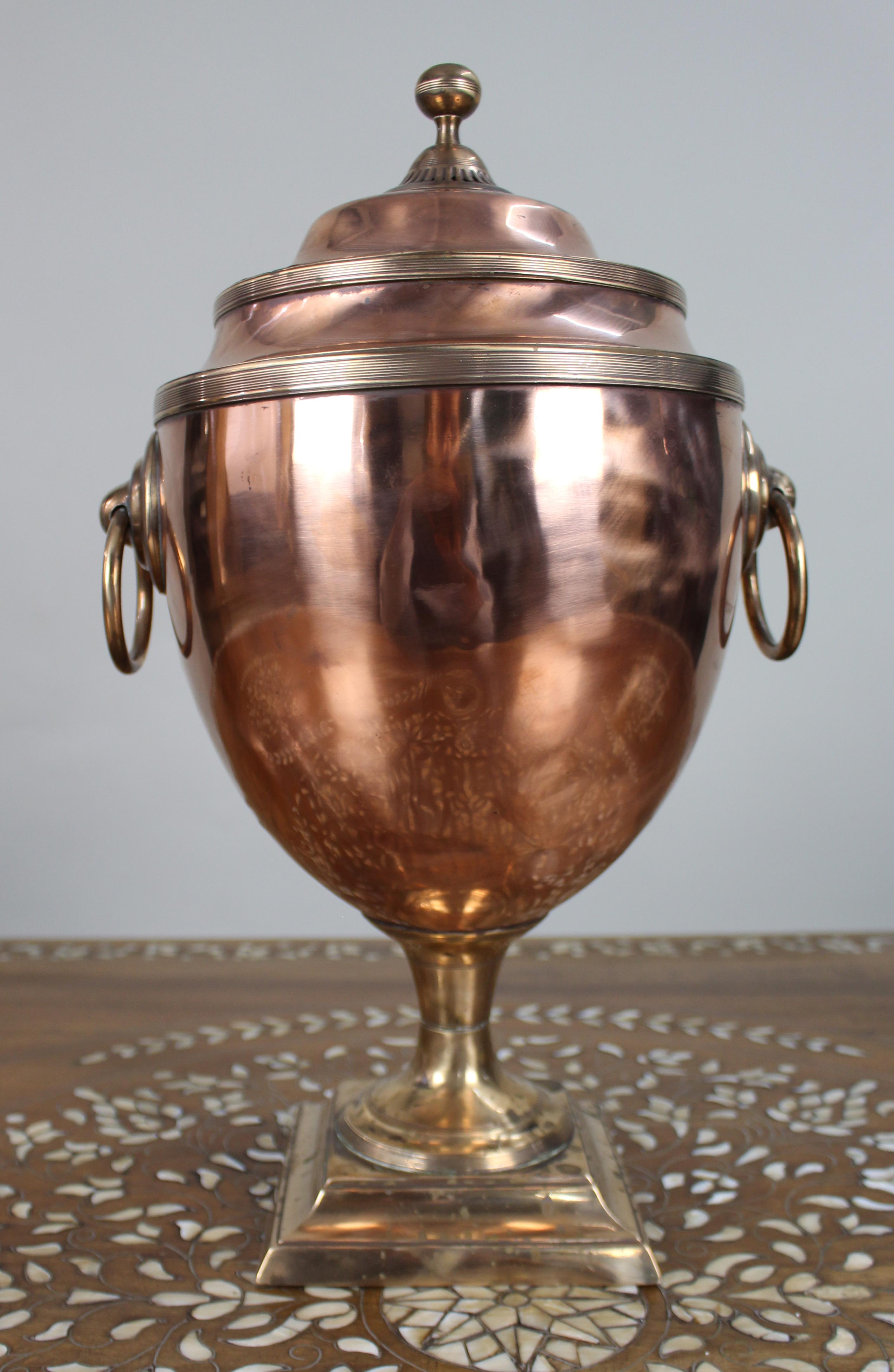 Samovar georgiano in rame e ottone del 1810 circa in vendita 1