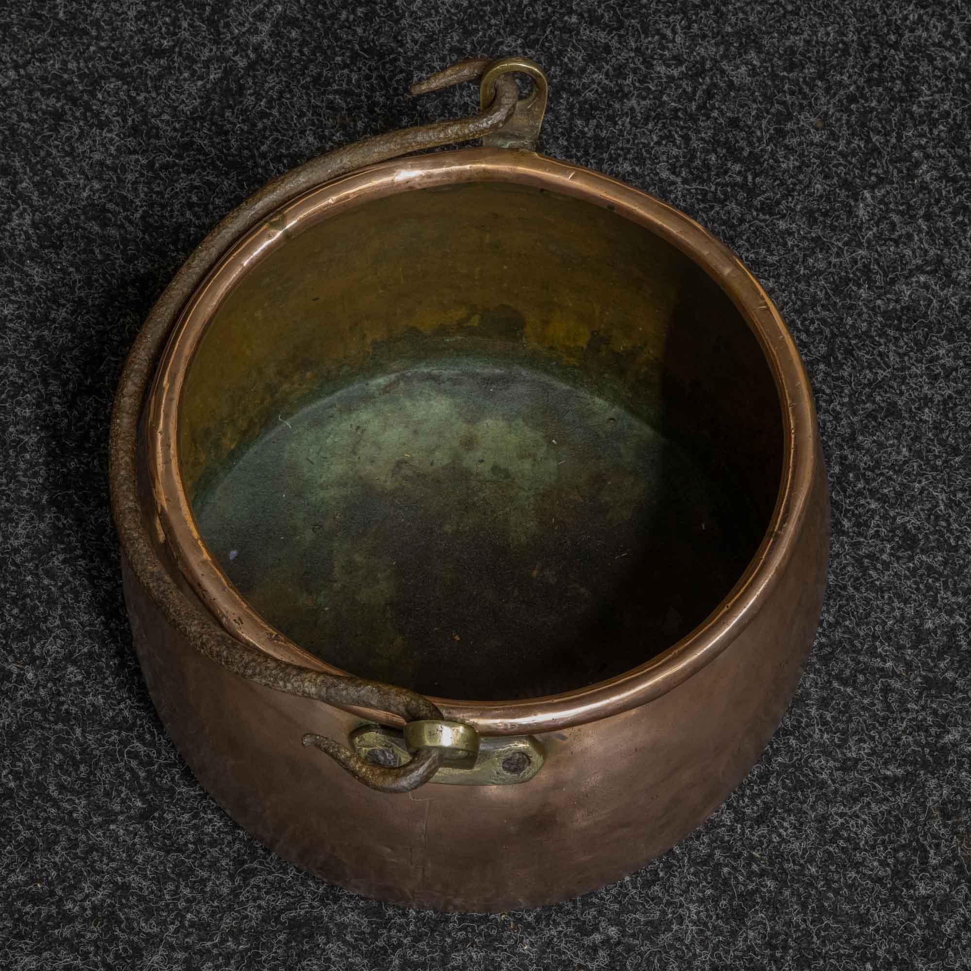 Cast Georgian Copper Pot For Sale
