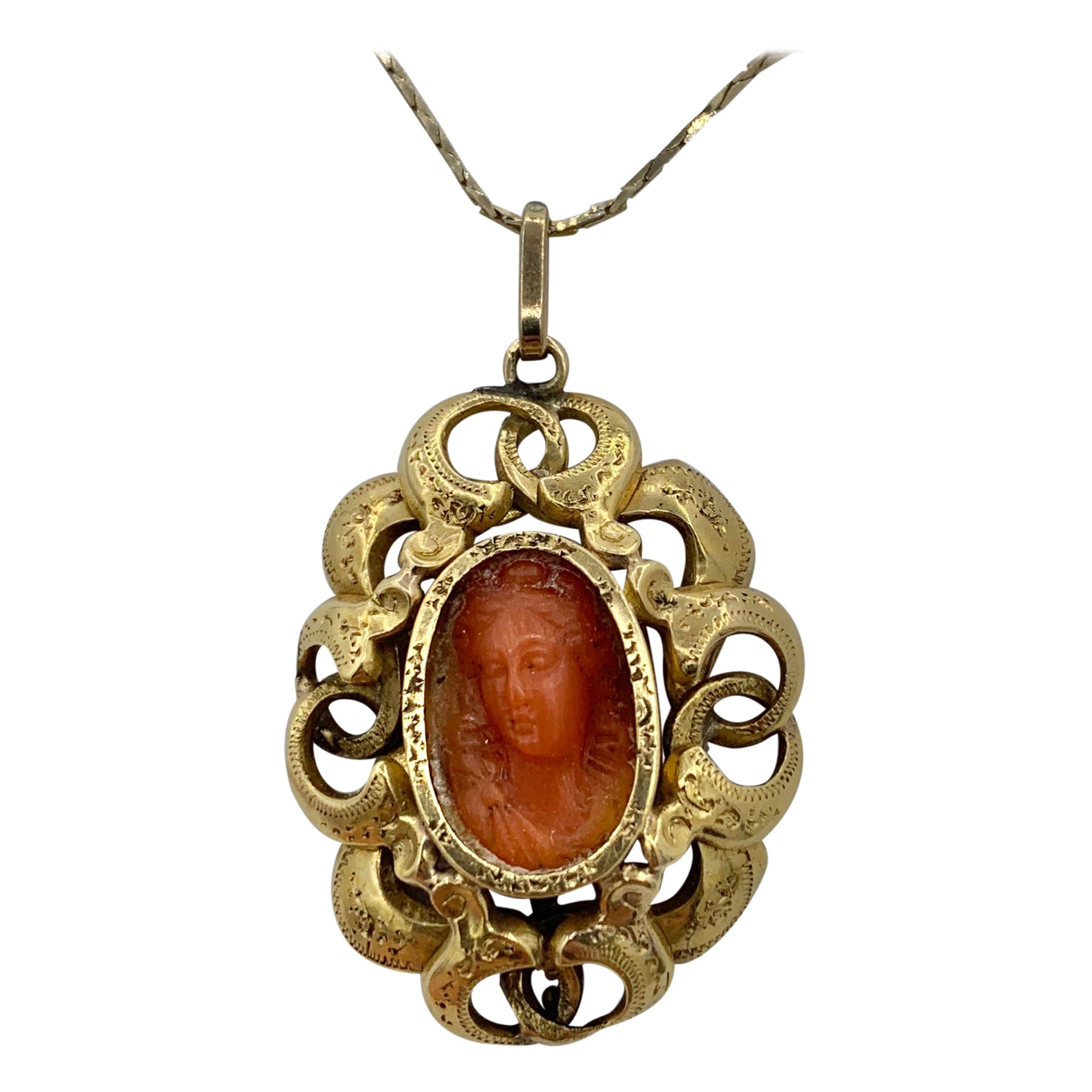 Collana con ciondolo in corallo georgiano e cammeo in oro 18 carati Donna neoclassica