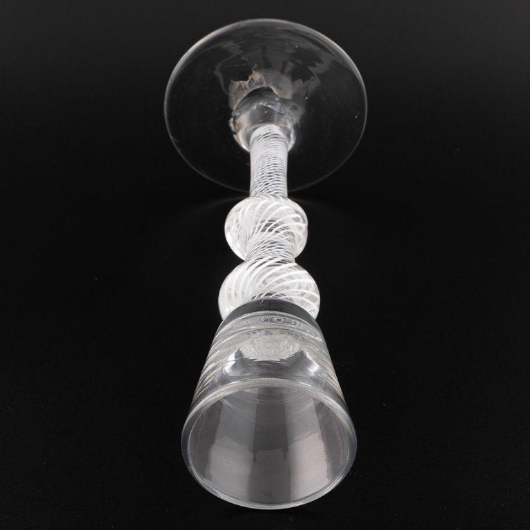 Vaso cordial georgiano con tallo retorcido opaco c1760 mediados del siglo XVIII en venta