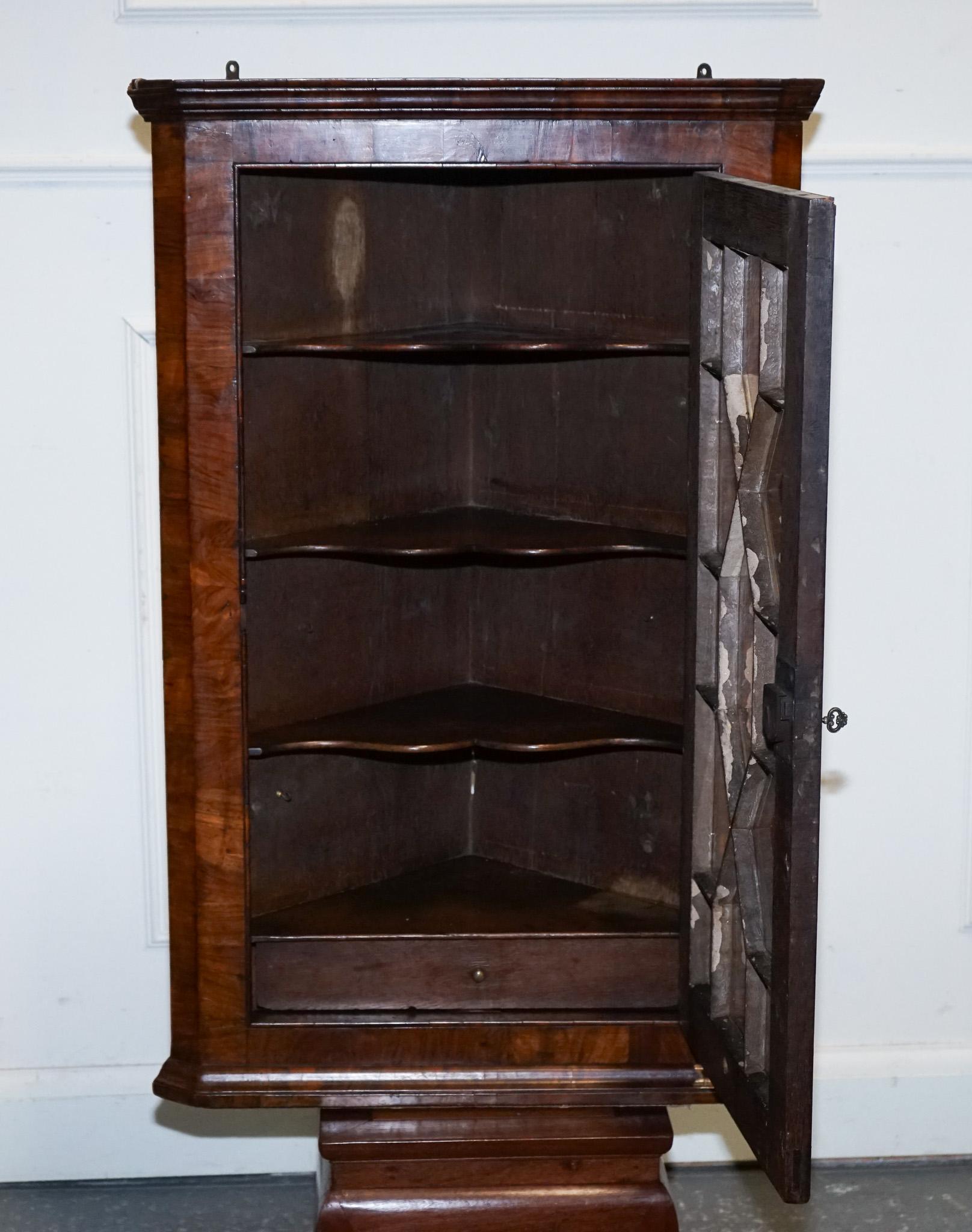 Hardwood GEORGiAN CORNER HANGING DISPLAY CABINET BOOKCASE GLAZED DOOR DRAWER INSIDE For Sale