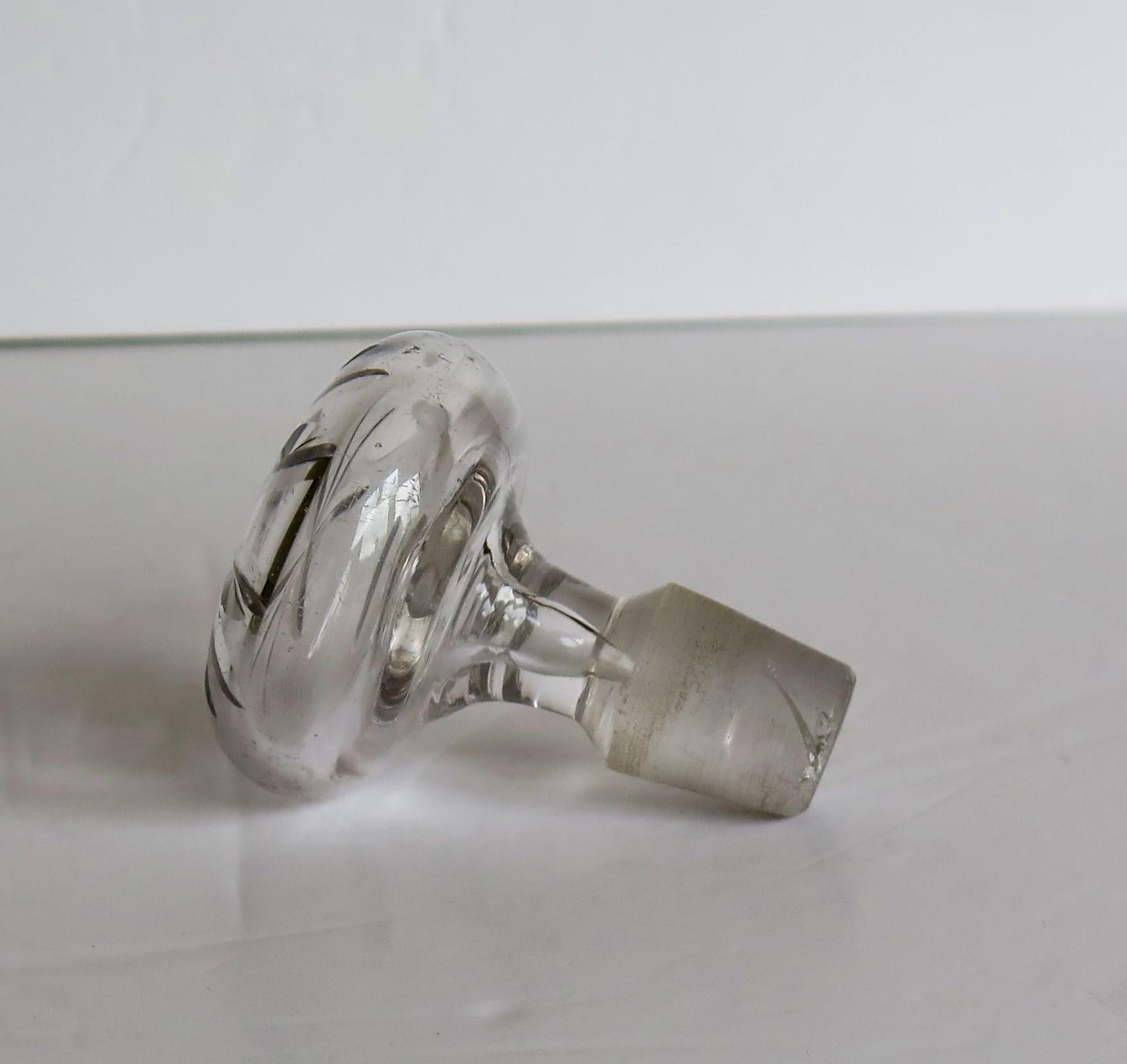 Georgian Crystal Lead Glass Decanter with Three Neck Rings and Mushroom Stopper 4