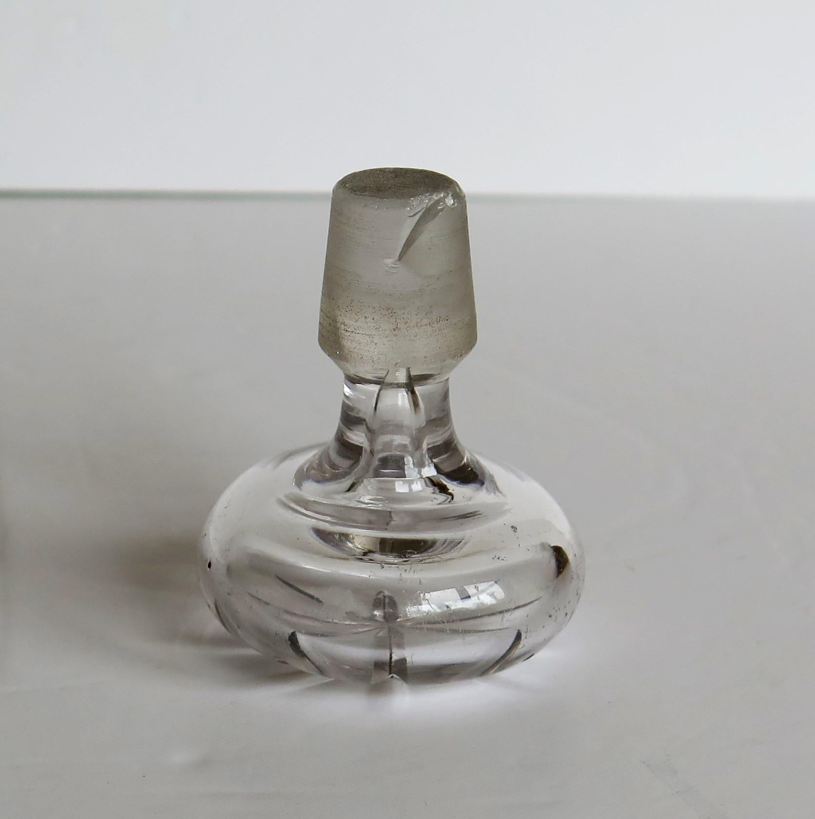 Georgian Crystal Lead Glass Decanter with Three Neck Rings and Mushroom Stopper  5