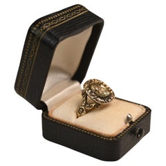 Anillo de cóctel georgiano de topacio talla cojín engastado en garras, oro amarillo de 14k, circa 1780