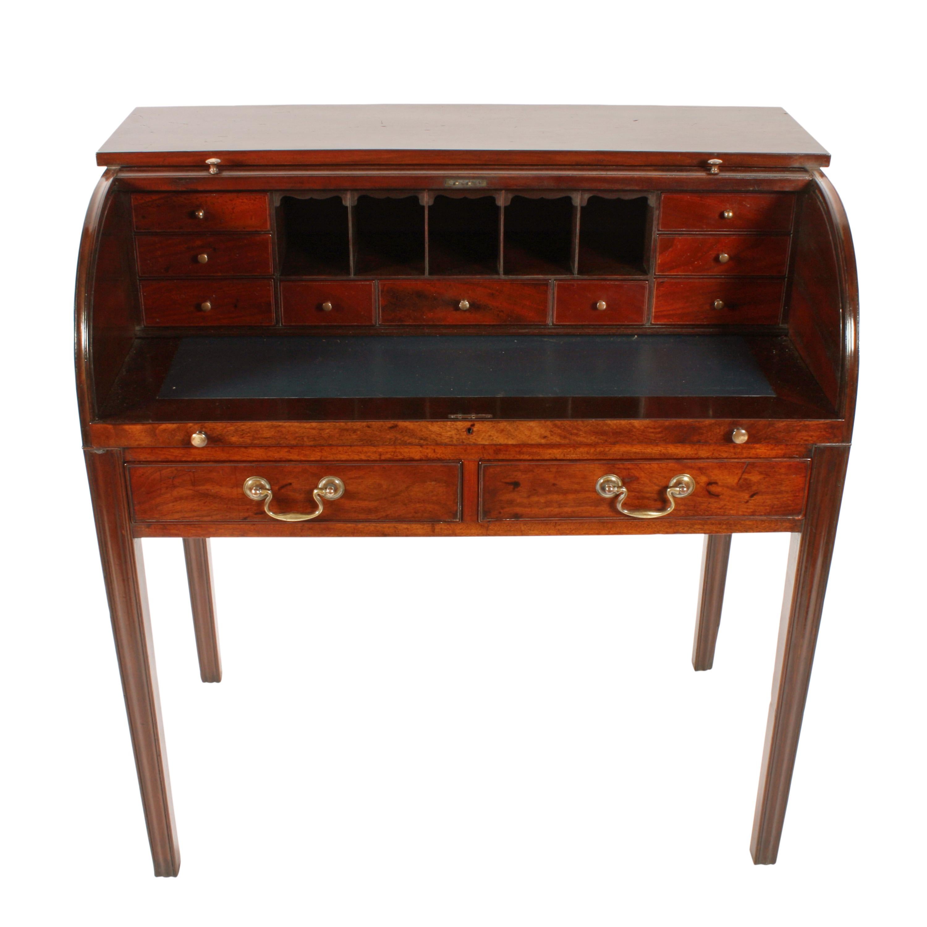 Early 19th Century Georgian Cylinder Desk by Gillows For Sale