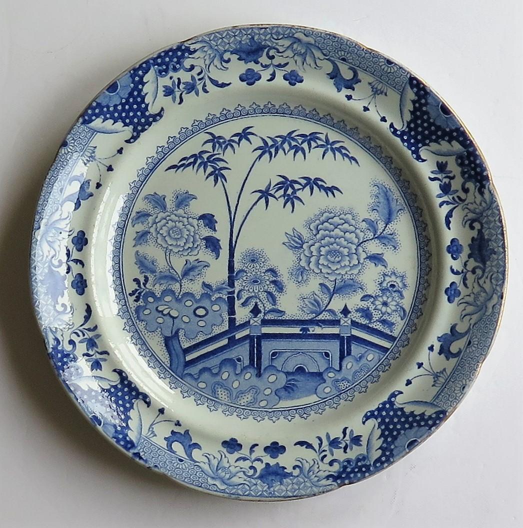 George III Georgian Davenport Ironstone Dinner Plate in Bamboo and Peony Ptn 15, Circa 1810