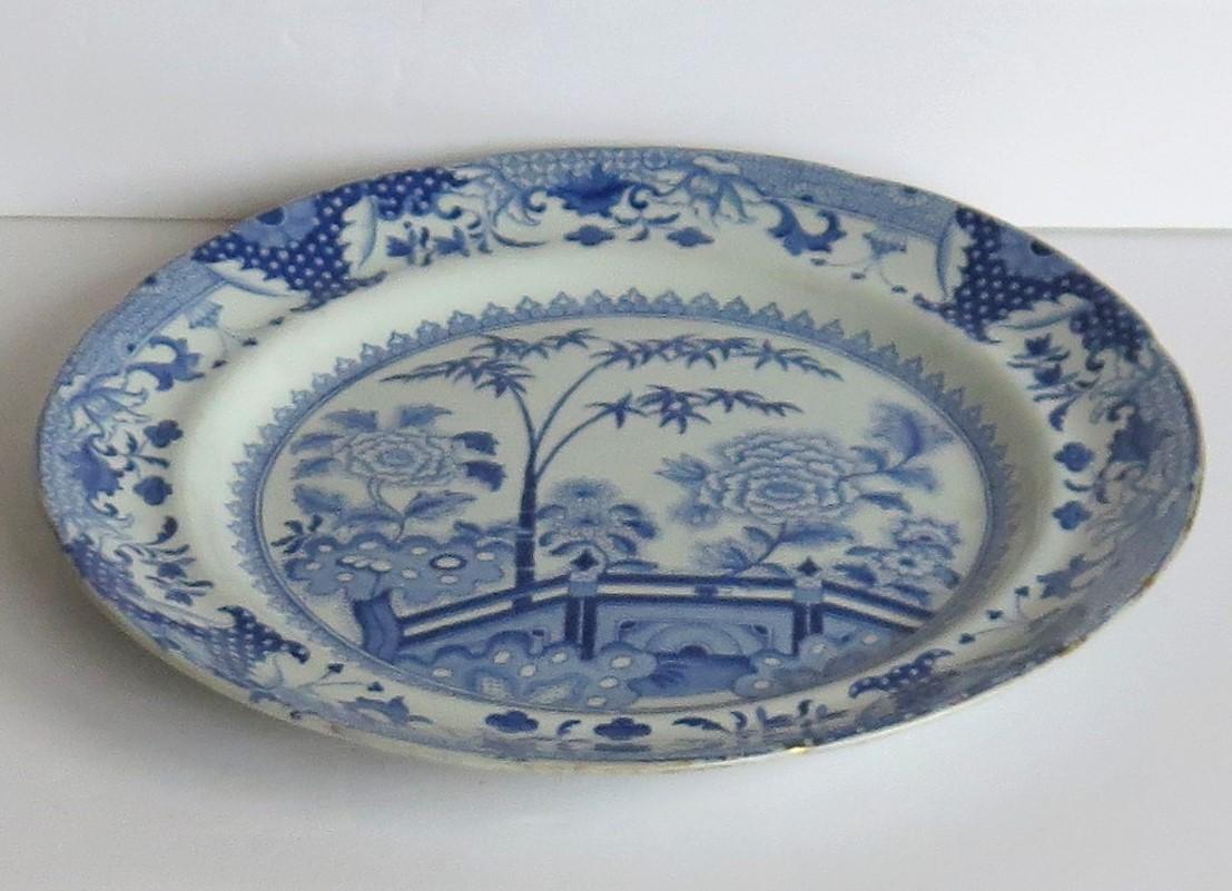 Georgian Davenport Ironstone Dinner Plate in Bamboo and Peony Ptn 15, Circa 1810 In Good Condition In Lincoln, Lincolnshire