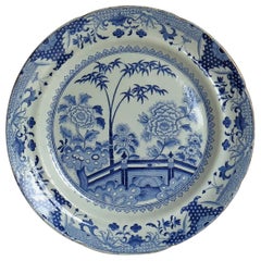 Georgian Davenport Ironstone Dinner Plate in Bamboo and Peony Ptn 15, Circa 1810