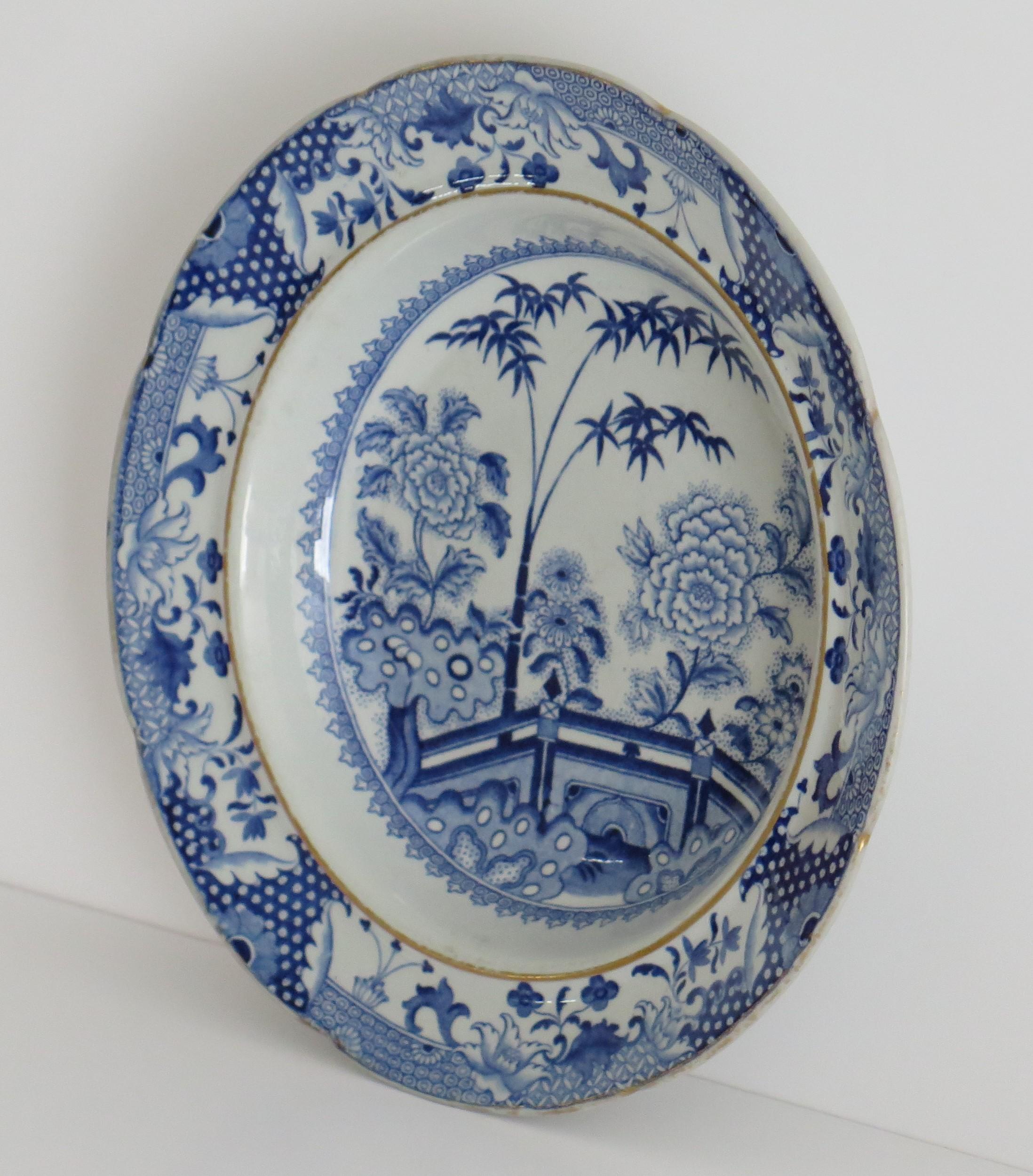 Georgian Davenport Ironstone Soup Plate or Bowl Bamboo & Peony Ptn 15, Ca 1815 In Good Condition For Sale In Lincoln, Lincolnshire