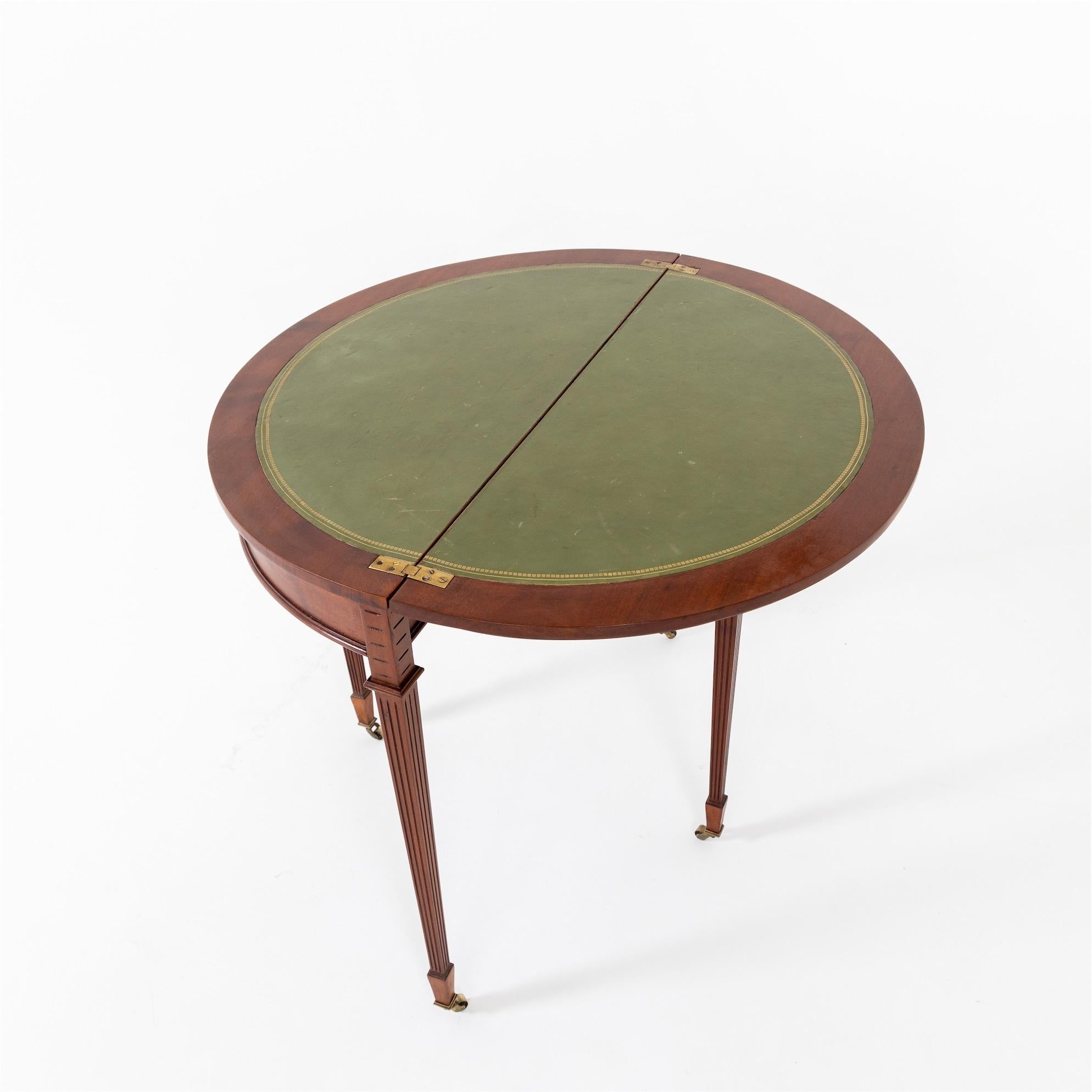 Georgian Demi Lune Game Table, Mahogany, Late 18th Century 4