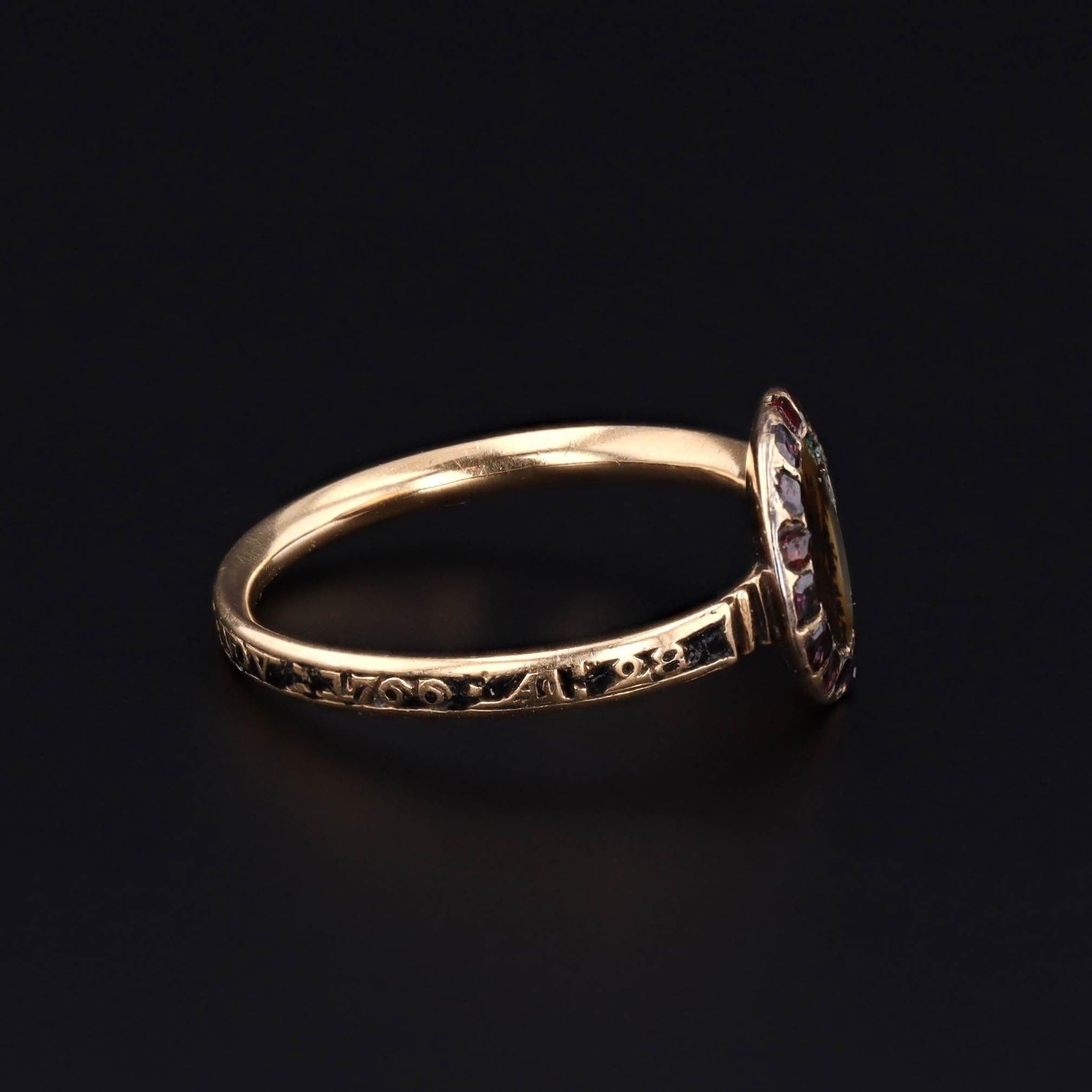 Georgian Dendritic Agate and Garnet Mourning Ring of 18k Gold In Good Condition In Lewisburg, PA