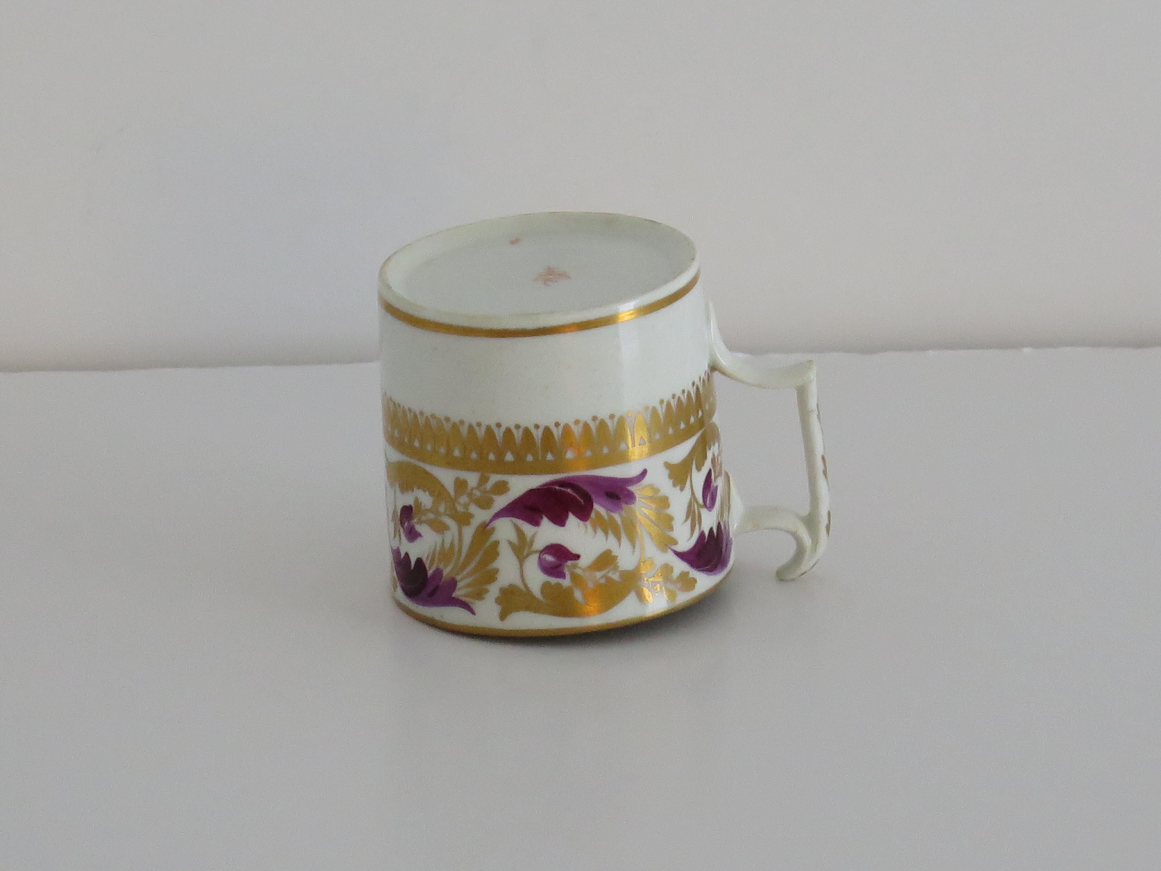 Porcelain Georgian Derby Coffee Can in hand painted pattern 165,  circa 1815 For Sale