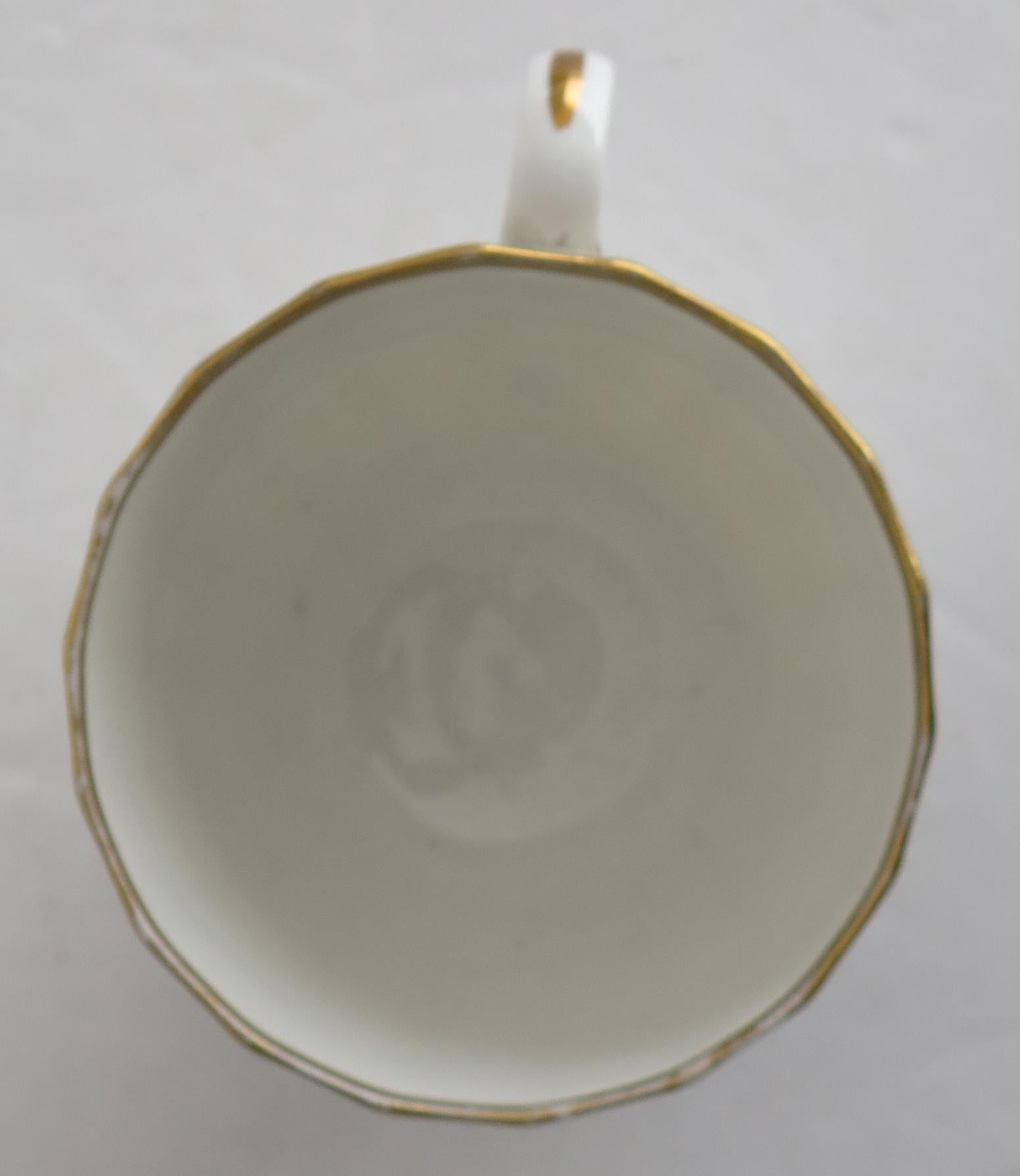 19th Century Georgian Derby Cup and Saucer Duo in Pattern 561, Puce Mark Circa 1800 For Sale