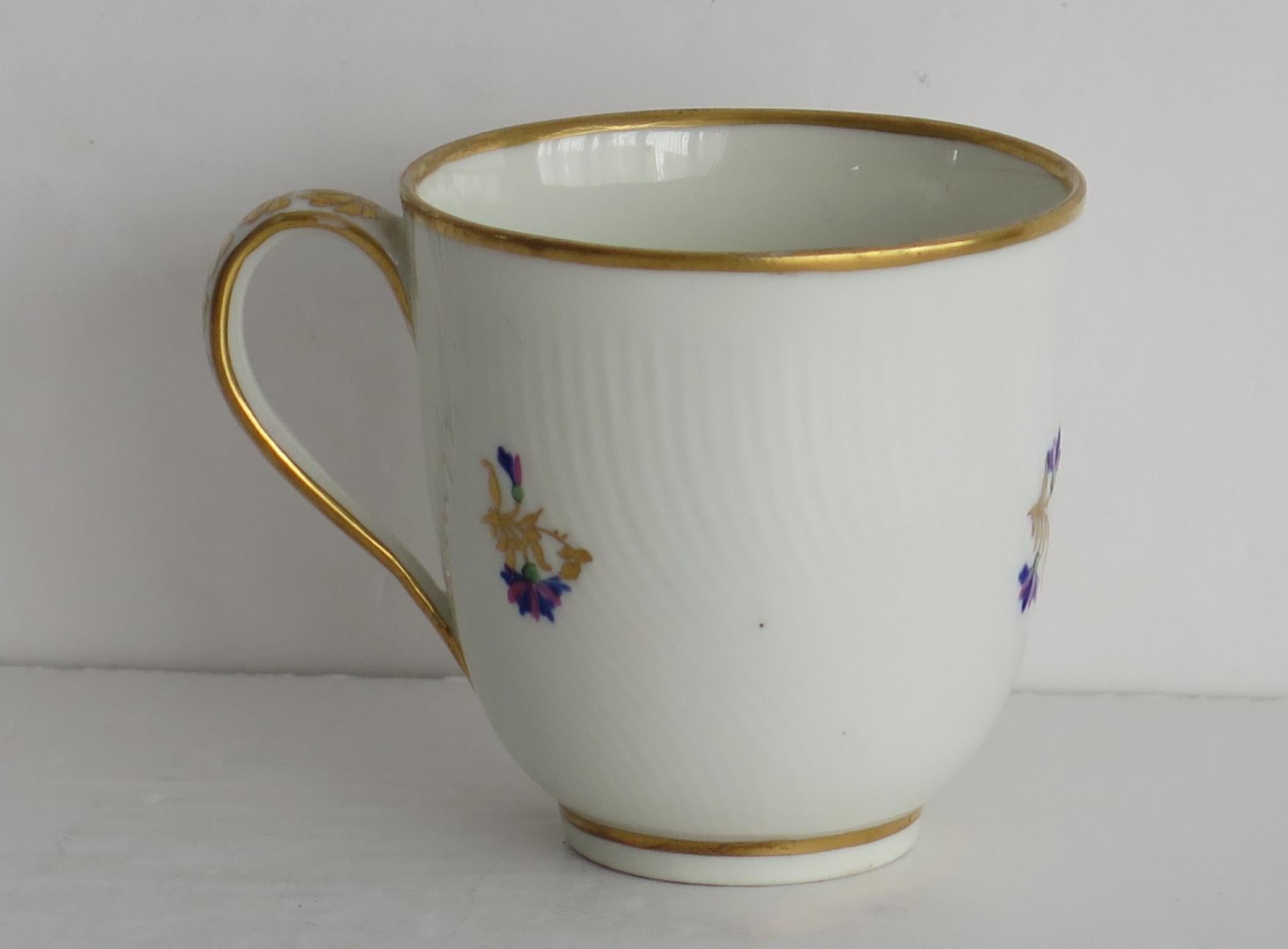 Hand-Painted Georgian Derby Porcelain Coffee Cup Pattern 129 Puce Crown Mark, circa 1785