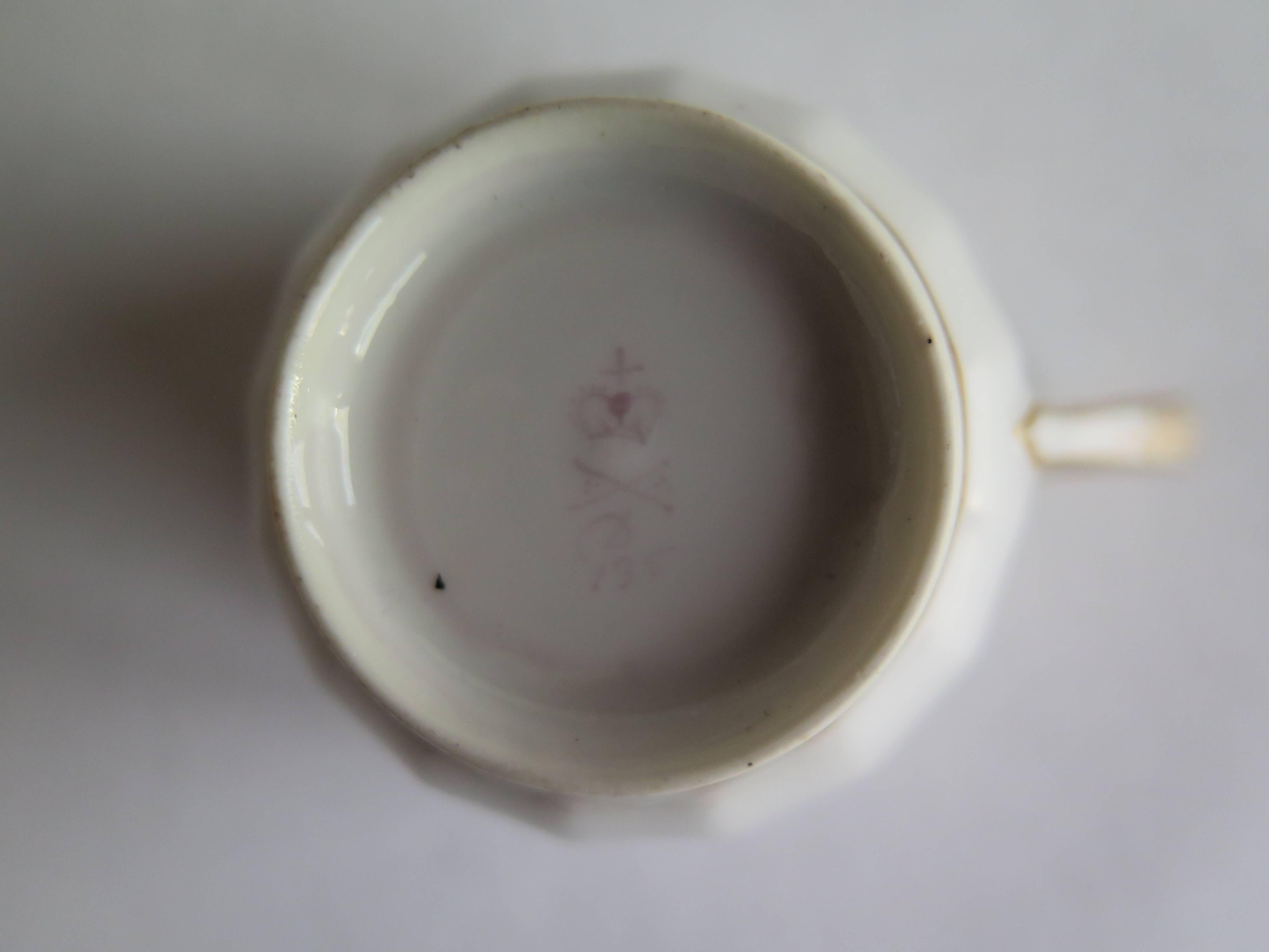 Georgian Derby Porcelain Coffee Cup Pattern 135 Puce Crown Mark, circa 1790 2