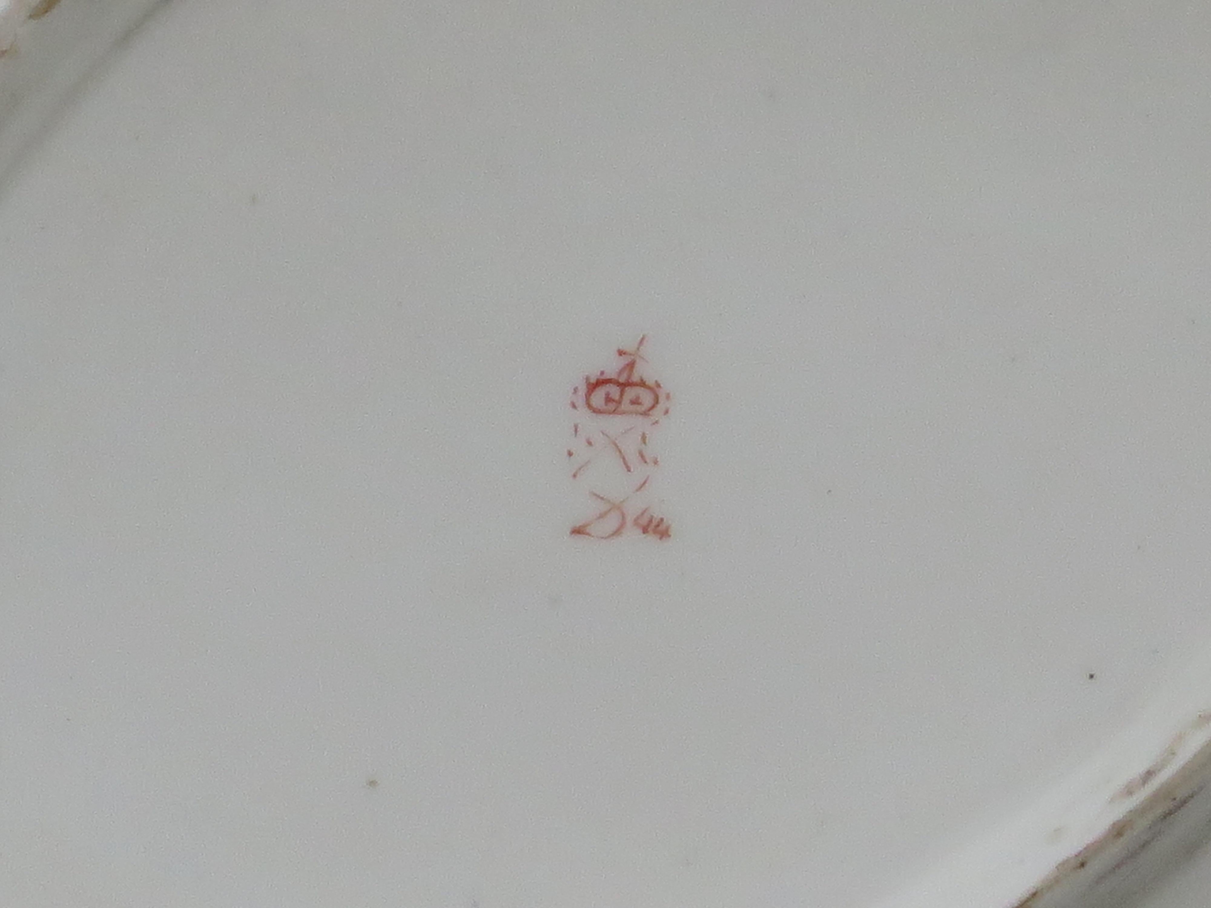 Plato o fuente de porcelana Georgiana Derby con motivo de perdiz pintado a mano, ca 1815 en venta 6