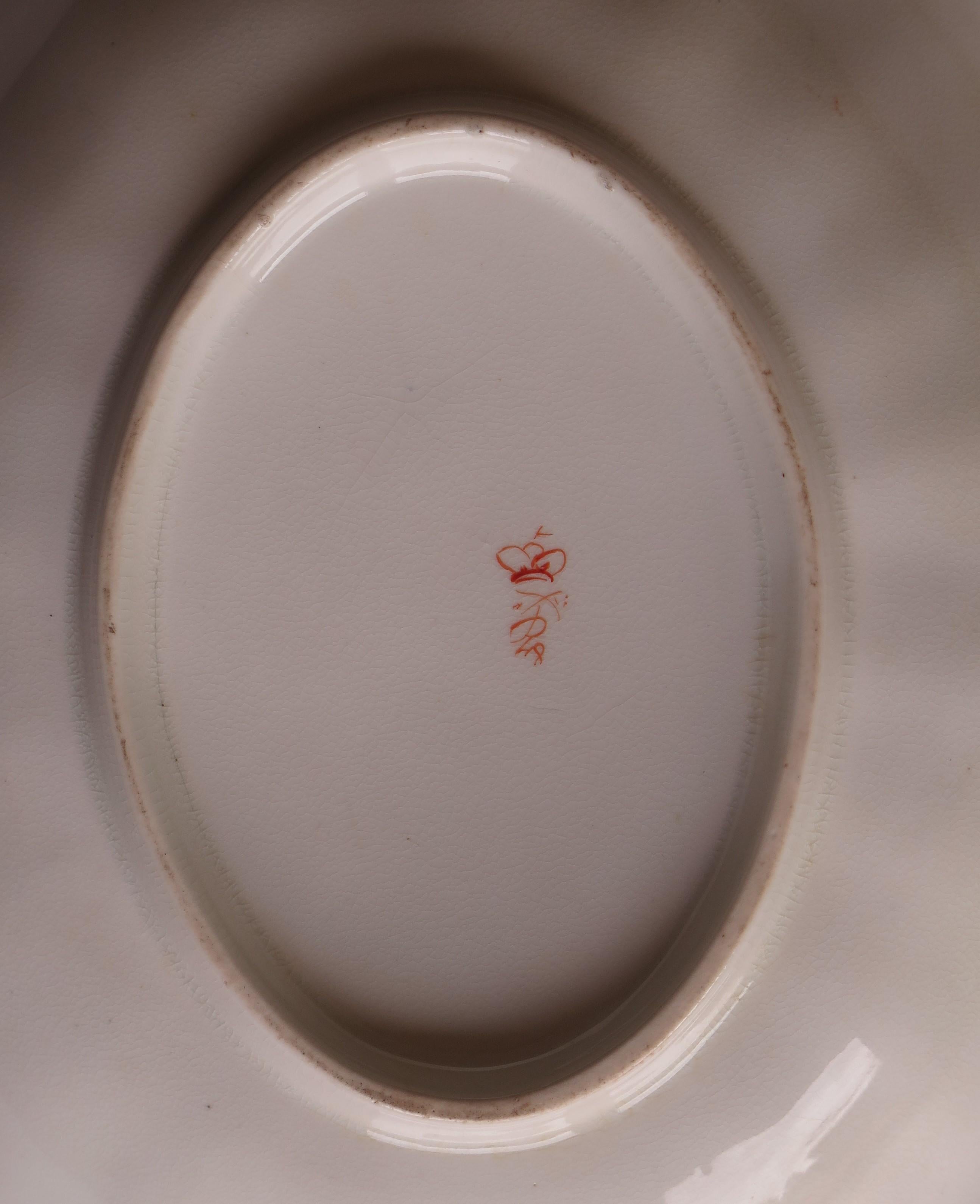 Plat de service ou bol en porcelaine de Derby géorgienne peint à la main, entièrement marqué ca 1815 en vente 5