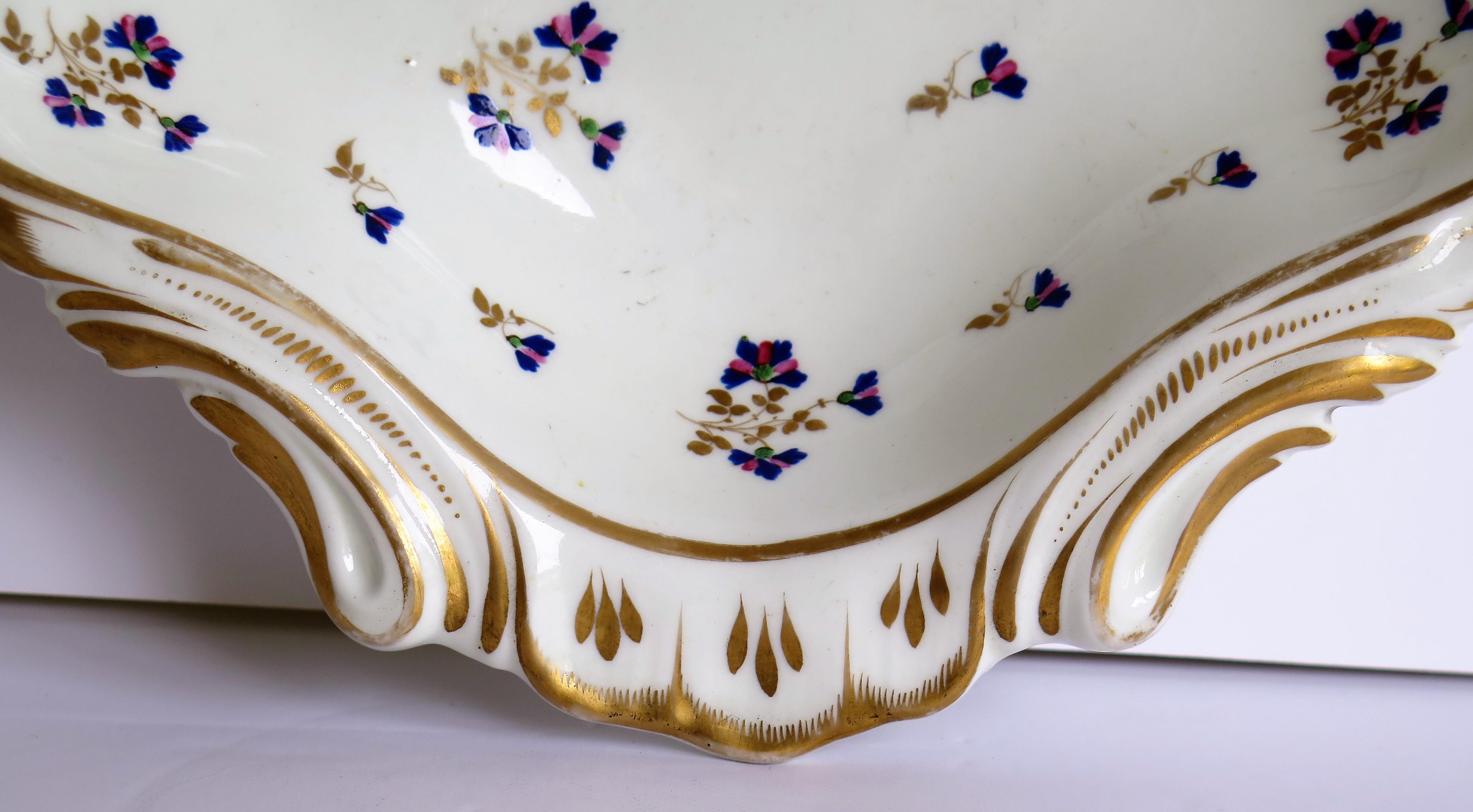 Georgian Derby Shell Dish or Plate Hand Painted & Gilded Pattern 129, Ca 1810 For Sale 2