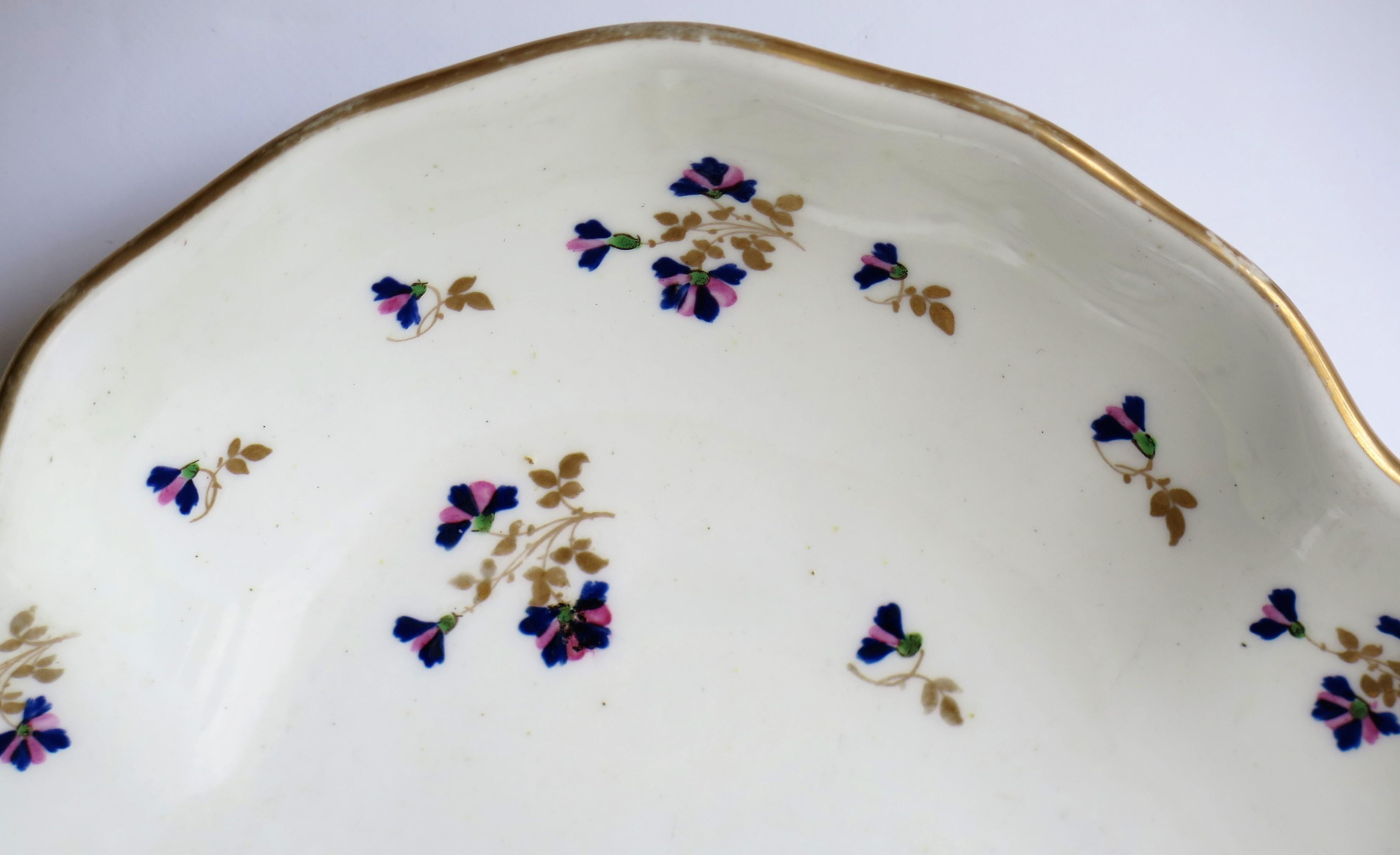 Georgian Derby Shell Dish or Plate Hand Painted & Gilded Pattern 129, Ca 1810 For Sale 3