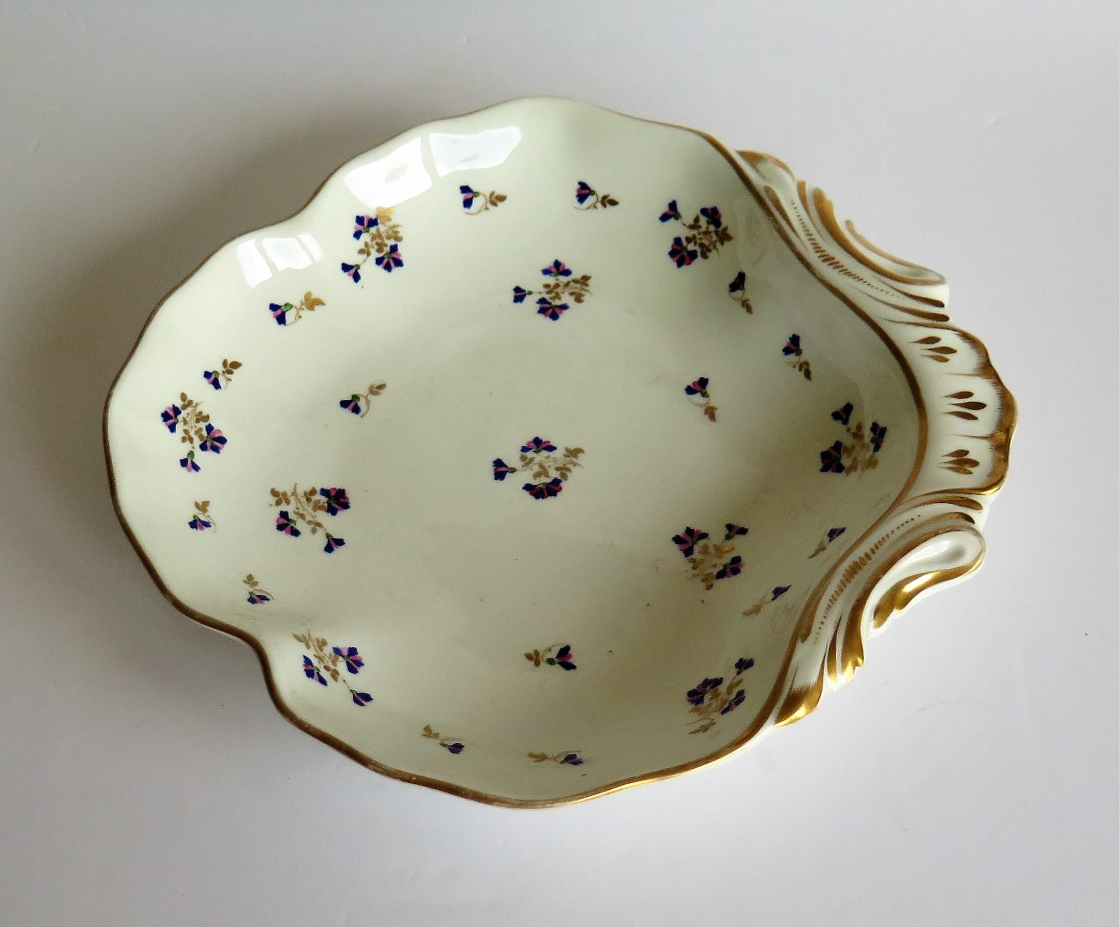 George III Georgian Derby Shell Dish or Plate Hand Painted & Gilded Pattern 129, Ca 1810 For Sale