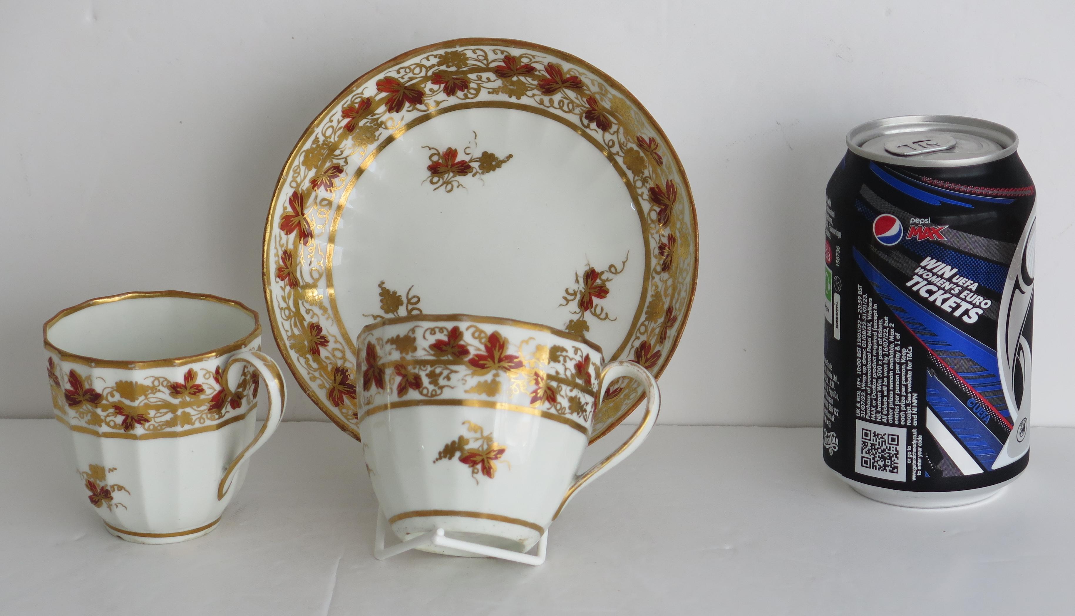 Georgian Derby Trio Tea & Coffee Cup & Saucer Pattern 569, Puce Mark Circa 1795 For Sale 1