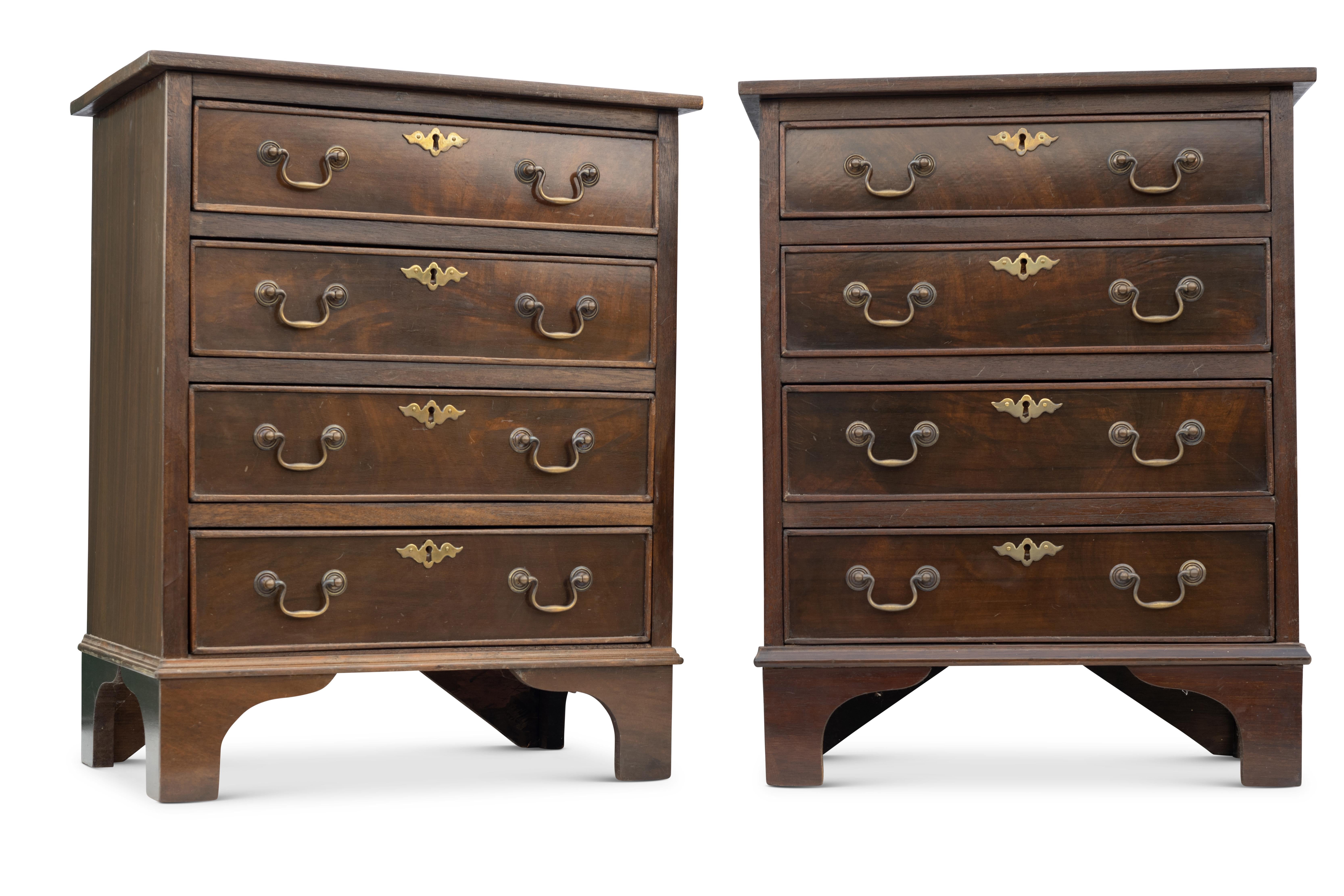 British Georgian Design Pair of Antique Bedside Chest of Drawers & Brass Batwing Handles For Sale