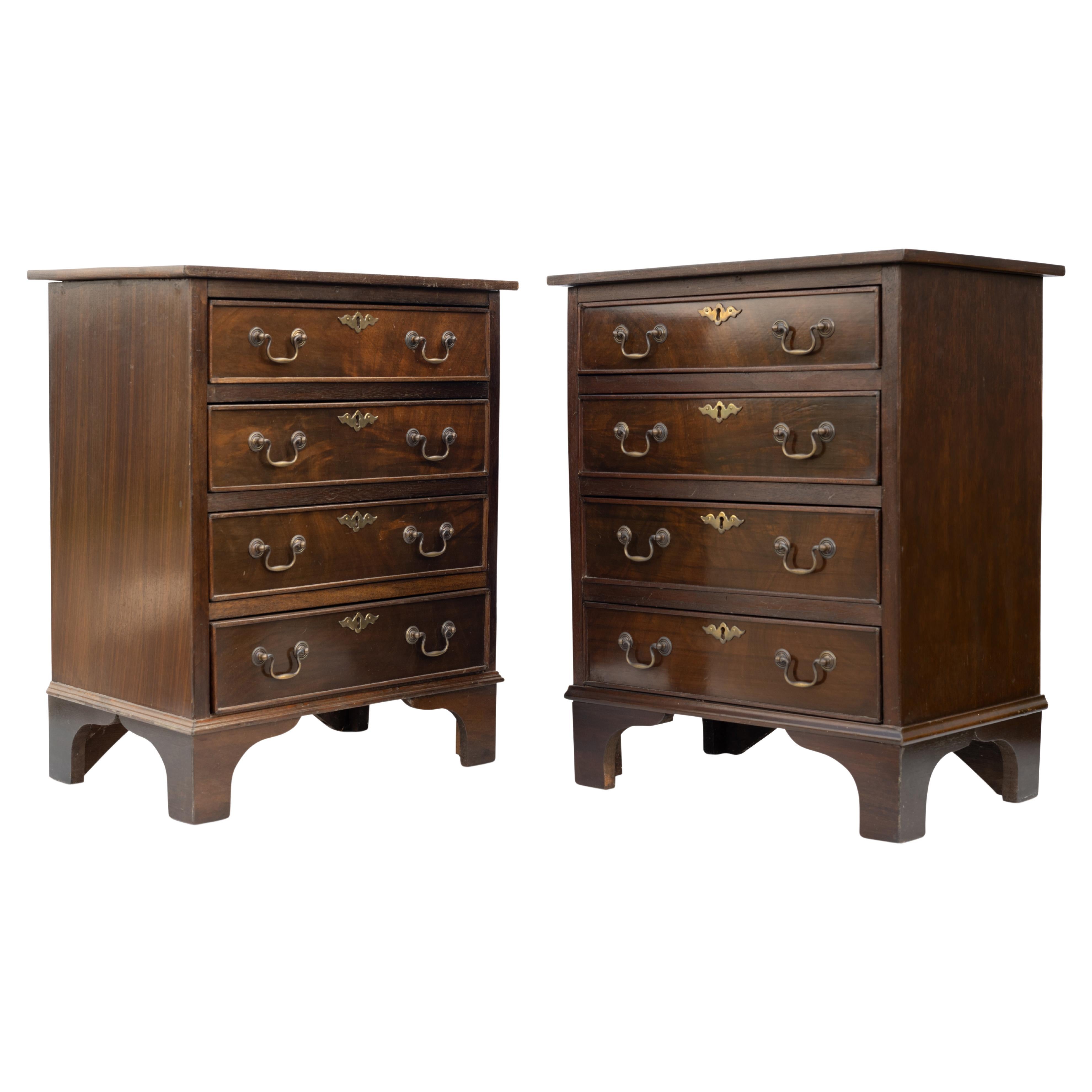 Georgian Design Pair of Antique Bedside Chest of Drawers & Brass Batwing Handles For Sale