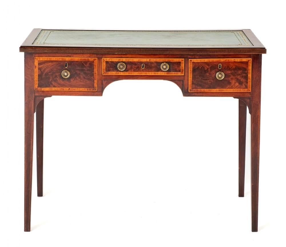Georgian Desk Mahogany Writing Table Circa 1800 In Good Condition For Sale In Potters Bar, GB