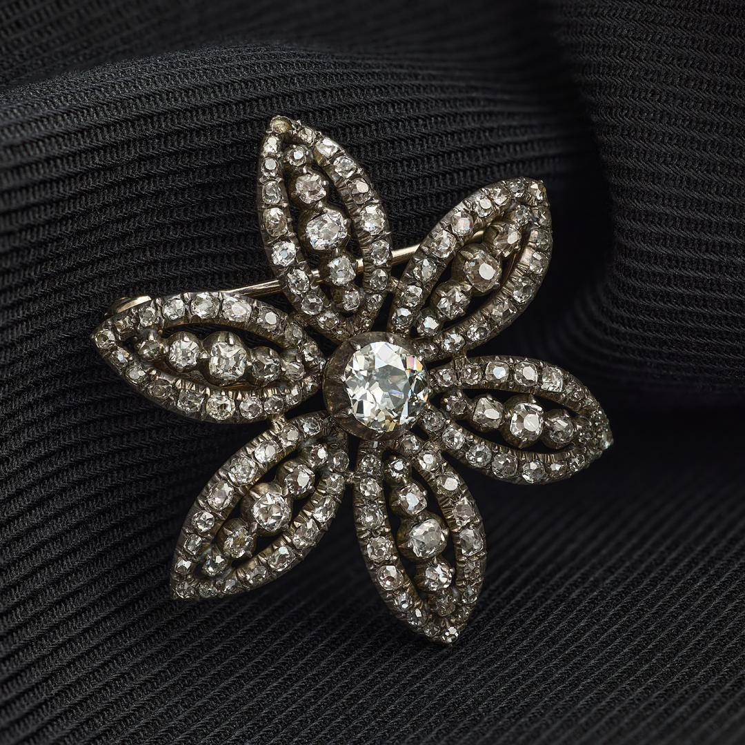 Georgian Diamond Cluster Flower Brooch For Sale 1